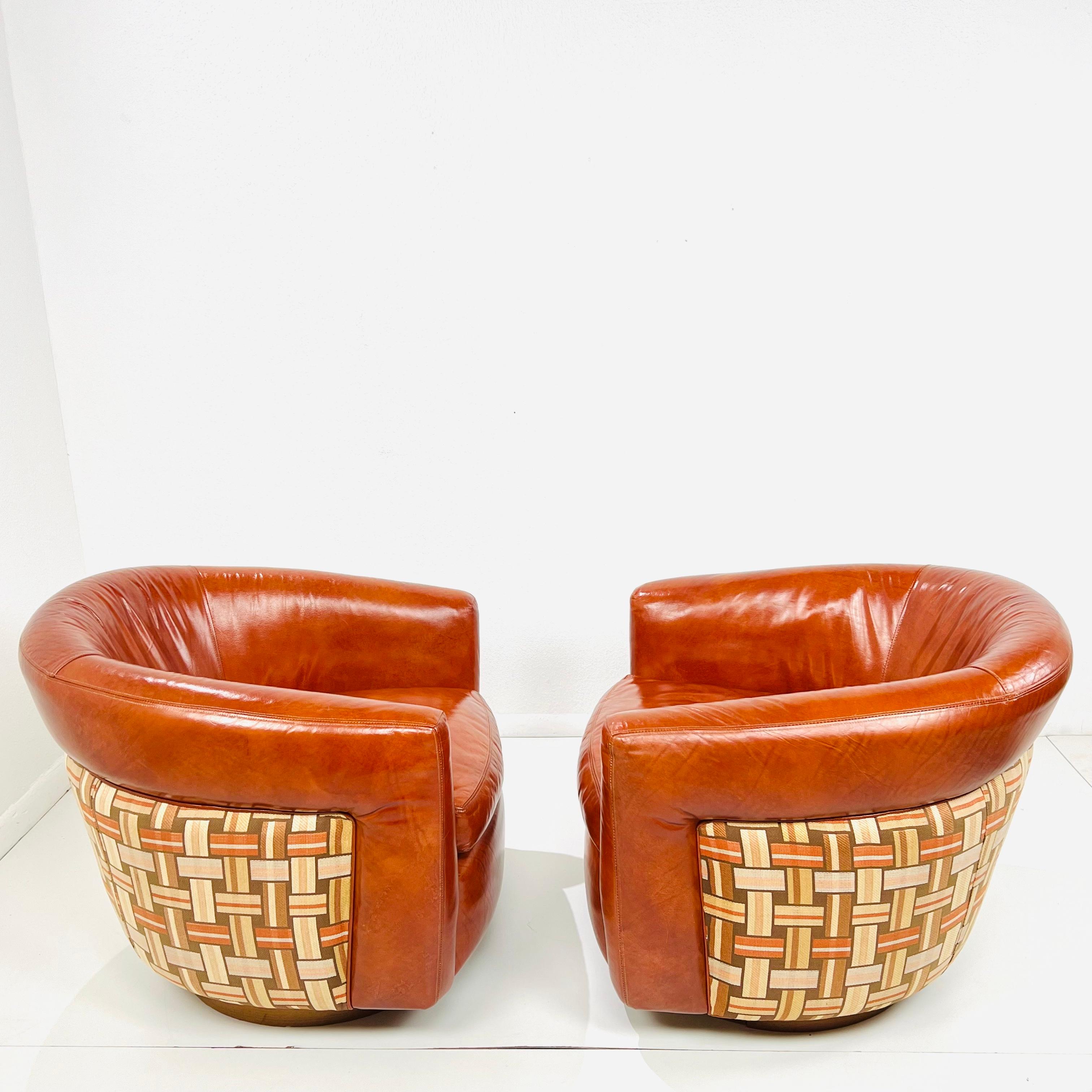 Pair of Swivel Tilt Tub Chairs by Milo Baughman for Thayer Coggin 1