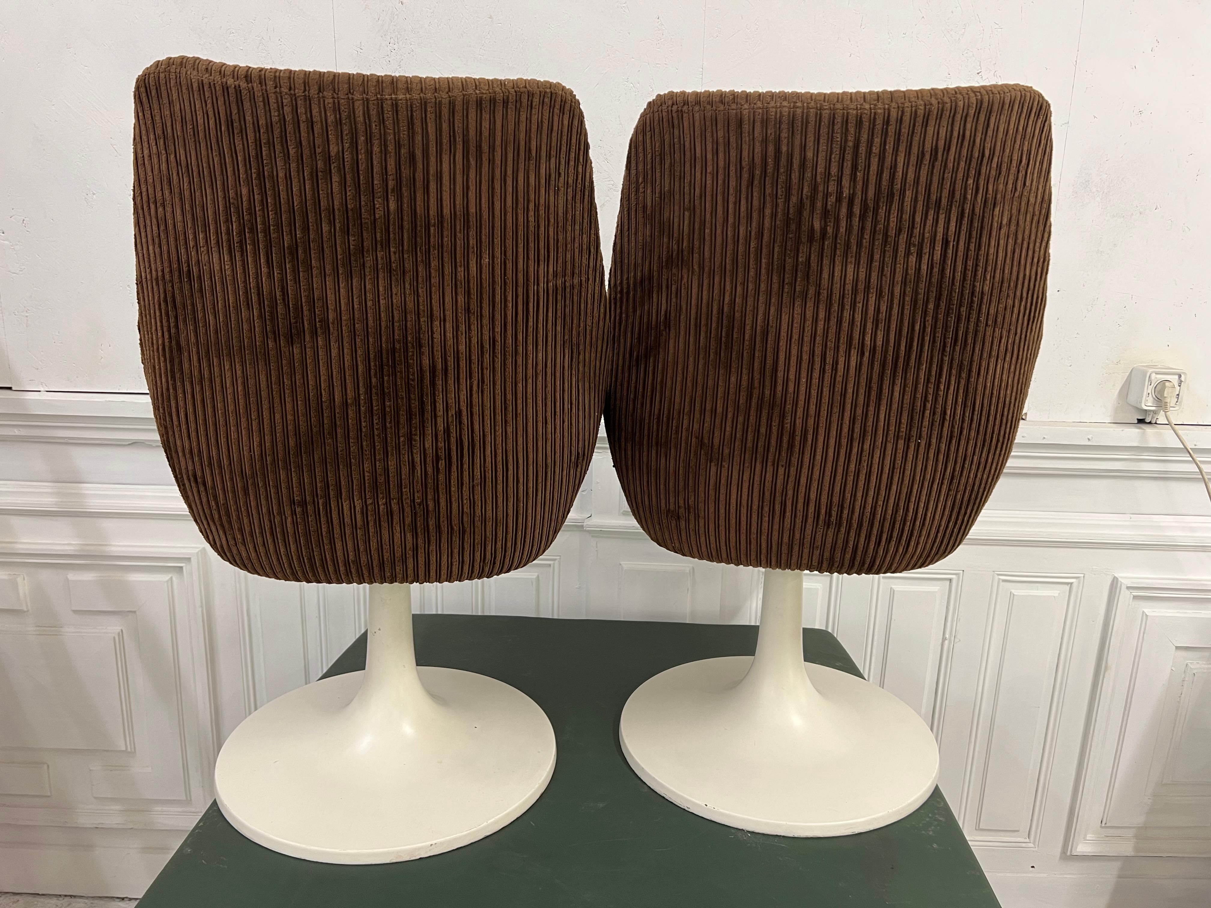 Pair of Swivel Tulip chairs , 1970’s France  In Good Condition In PÉZENAS, FR