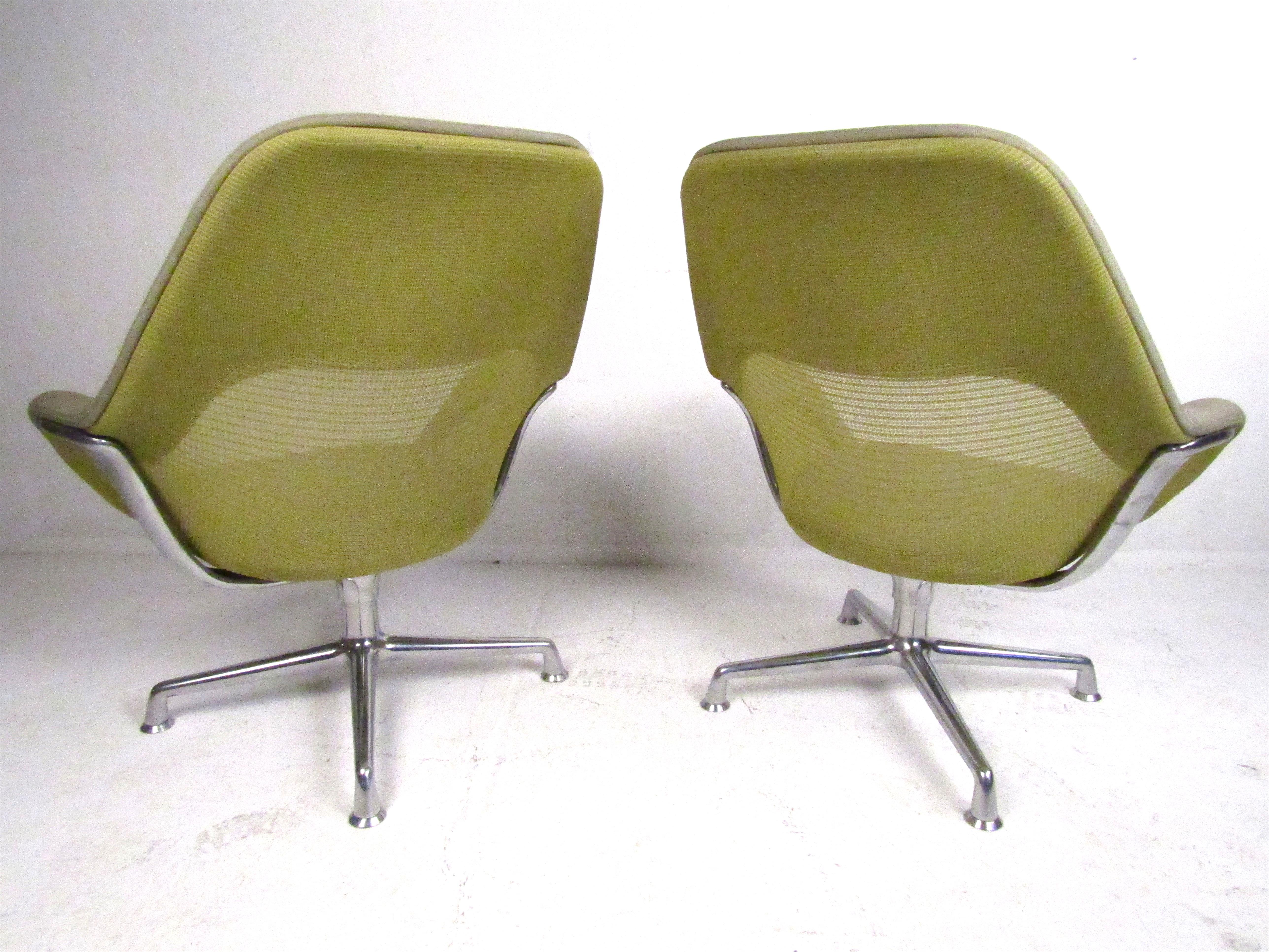 Modern Pair of Swiveling Conference Chairs by Coalesse