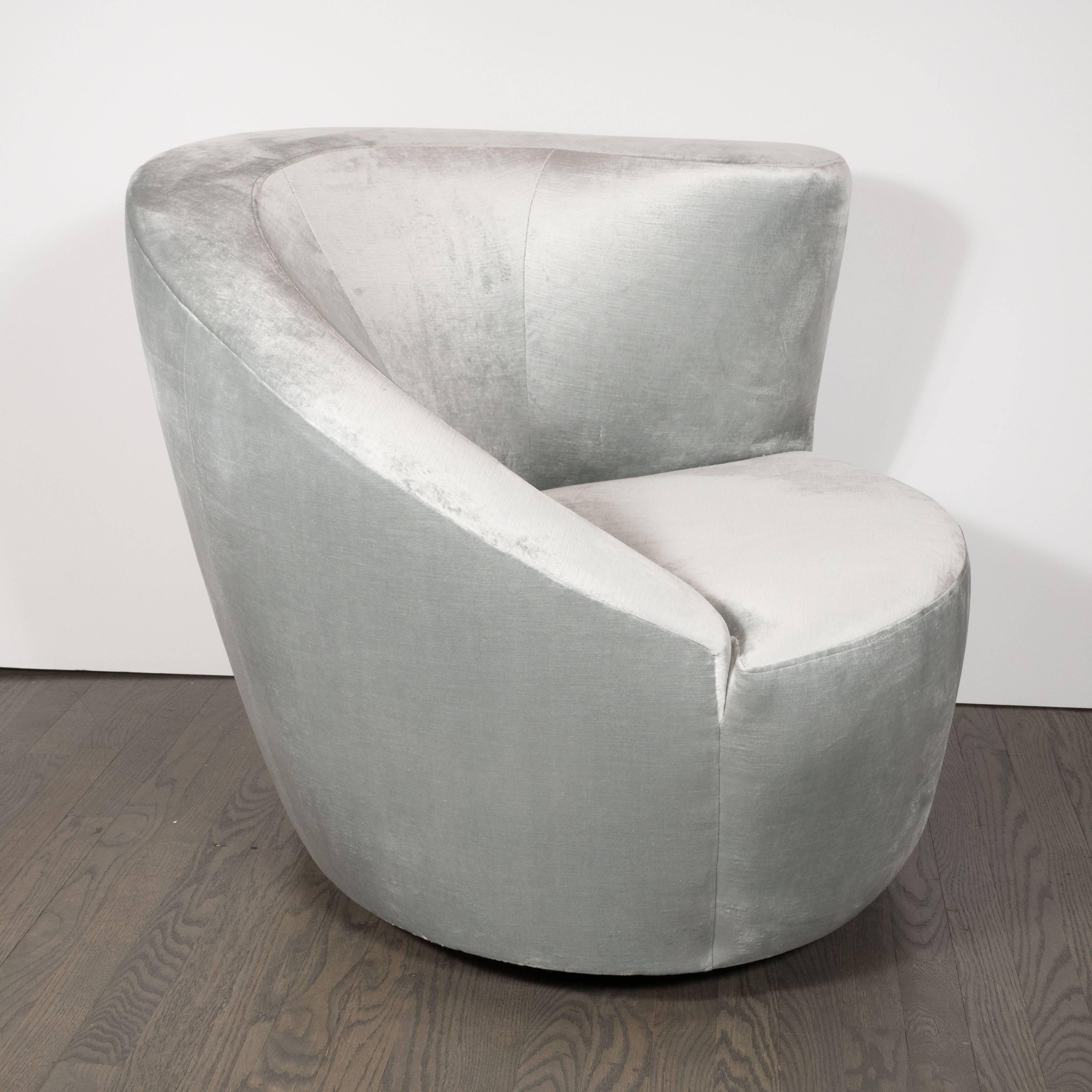Mid-Century Modern Pair of Swiveling 