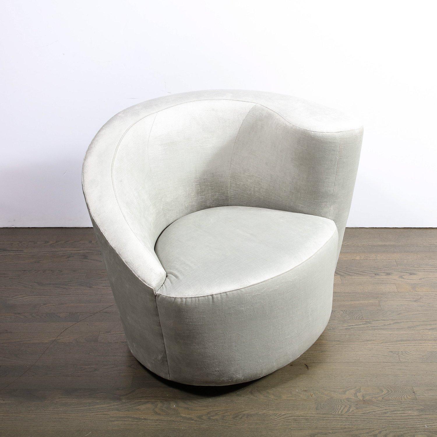 Américain Paire de chaises pivotantes « Nautilus » de Vladimir Kagan en platine fumé en vente