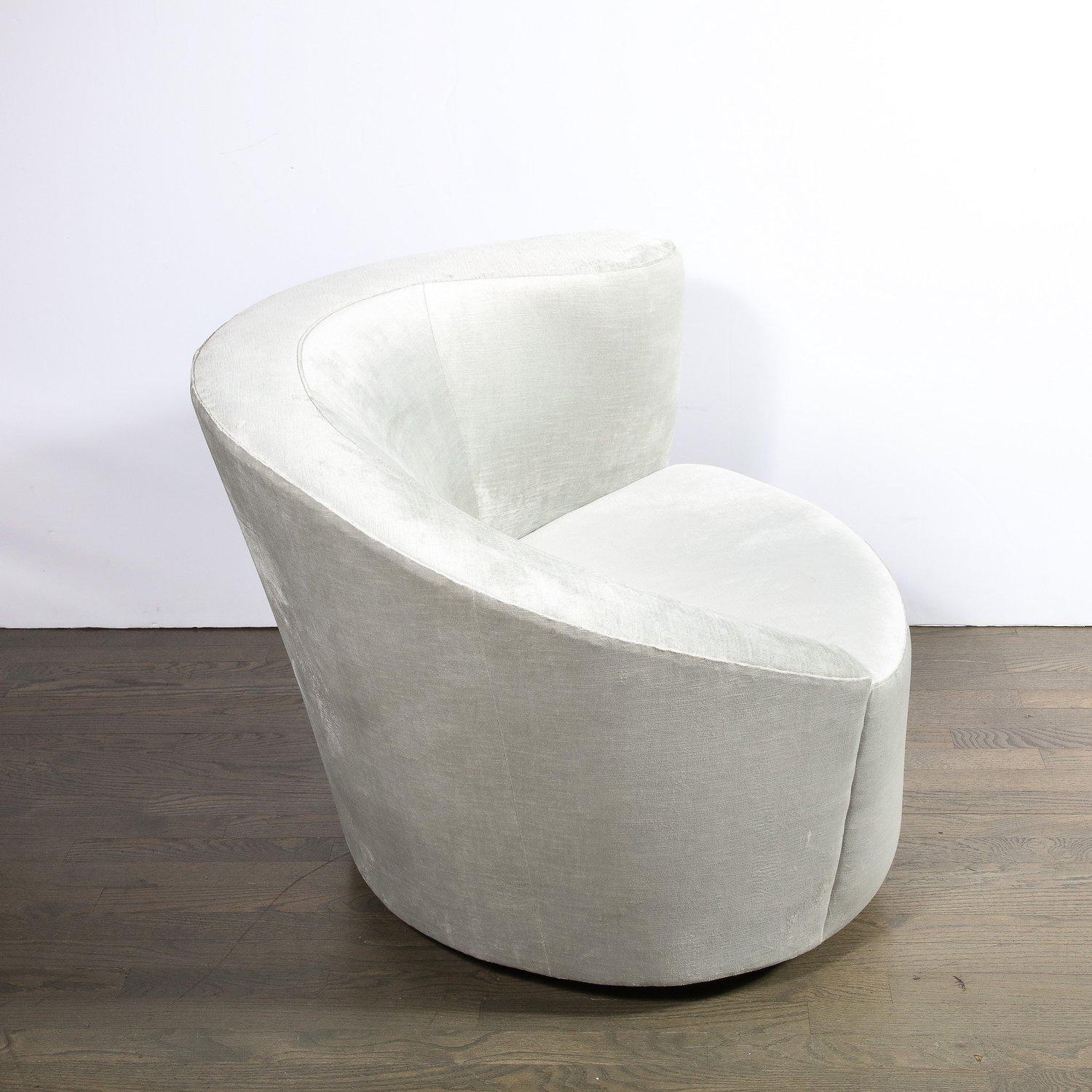 Velours Paire de chaises pivotantes « Nautilus » de Vladimir Kagan en platine fumé en vente