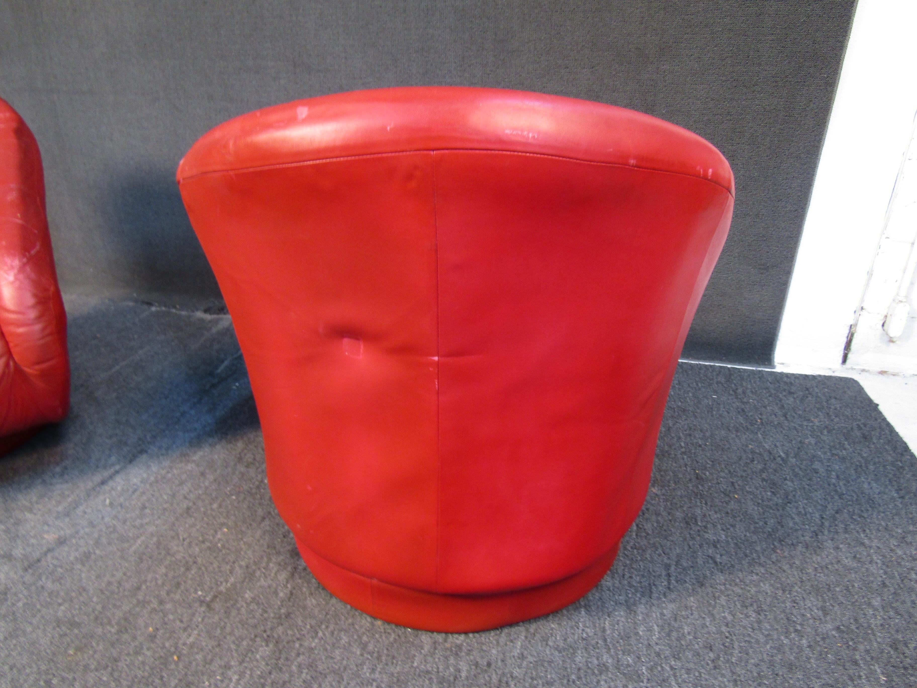 Pair of Swiveling Red Club Chairs For Sale 3