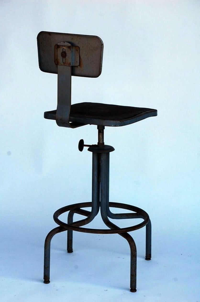 Mid-20th Century Pair of Swiveling Workshop Bar Stools For Sale