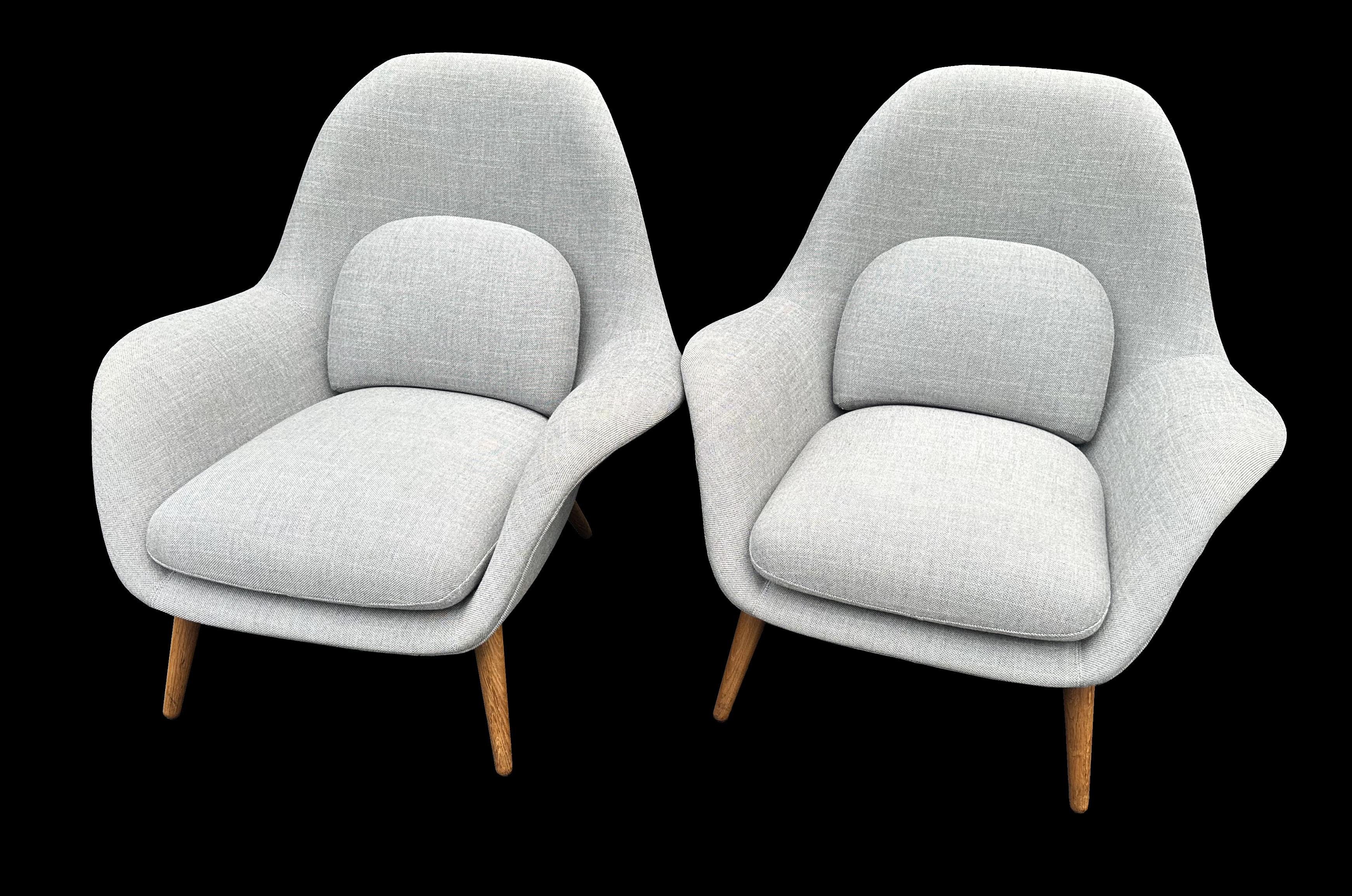Pair of 'Swoon' Chairs by Space Copenhagen for Fredericia For Sale 1