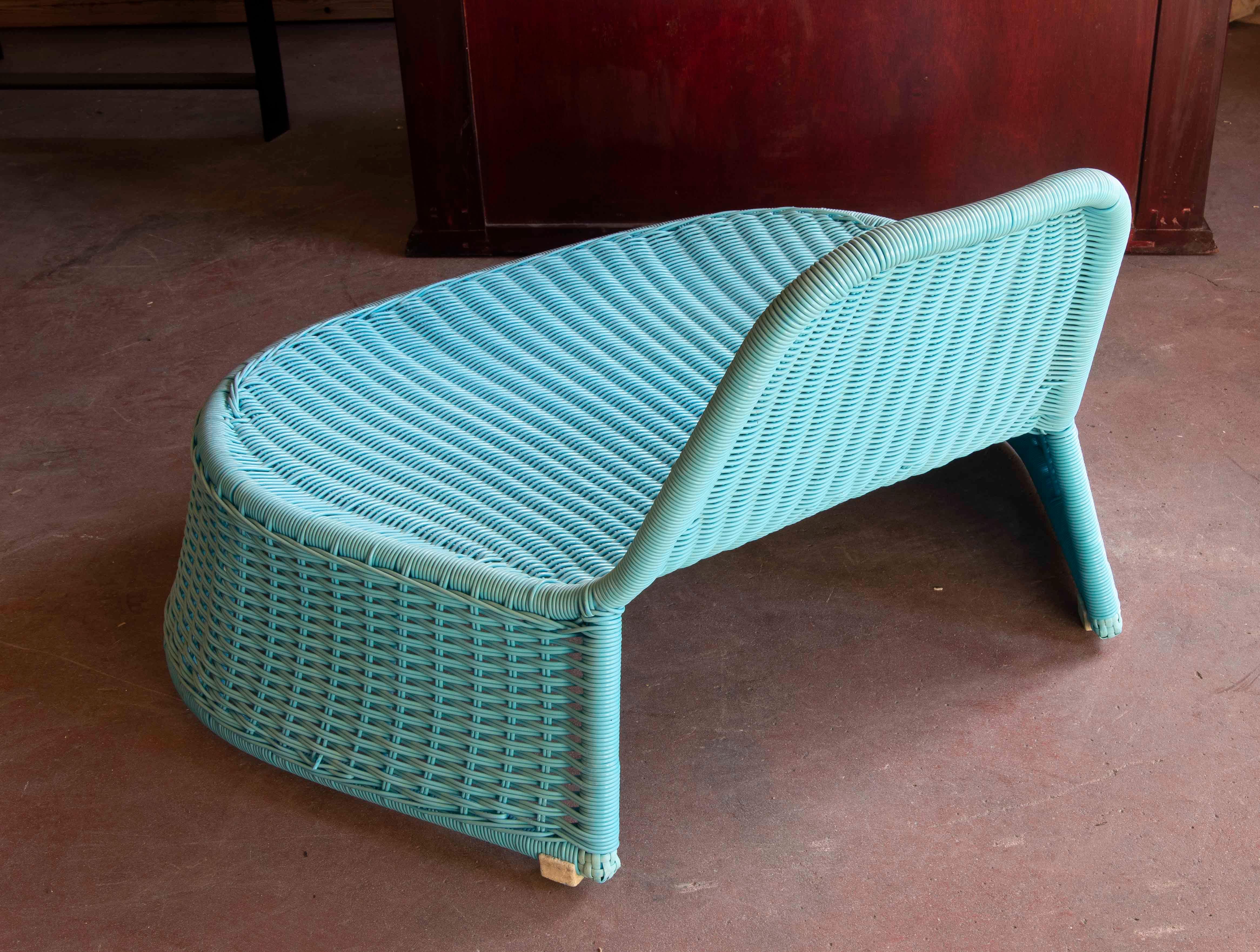Synthétique Paire de chaises de jardin synthétiques de couleur bleu clair en vente