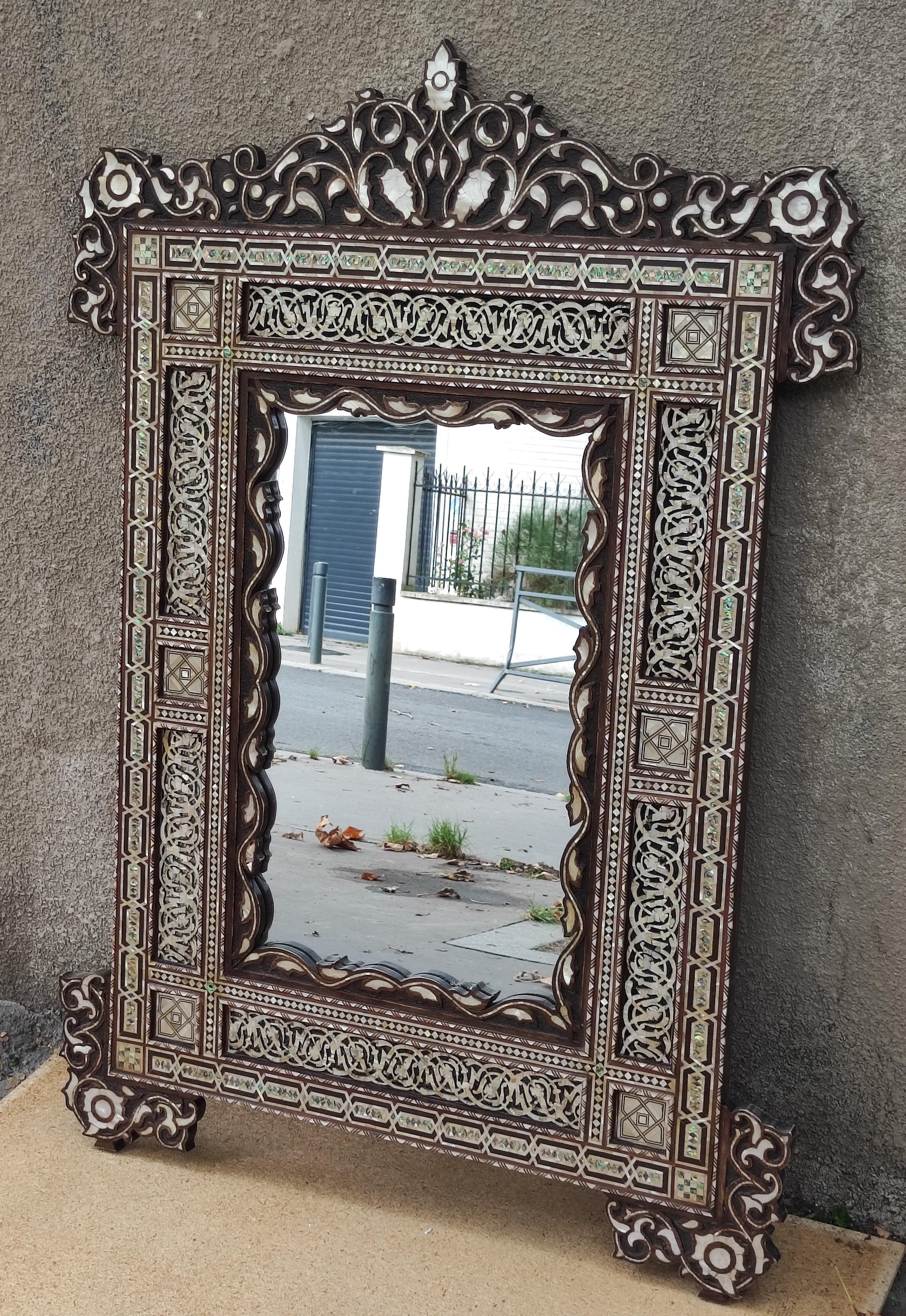 19th Century Pair of Syrian Mirrors in carved wood and inlays XIX°