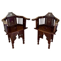 Paire de fauteuils syriens en marqueterie de nacre