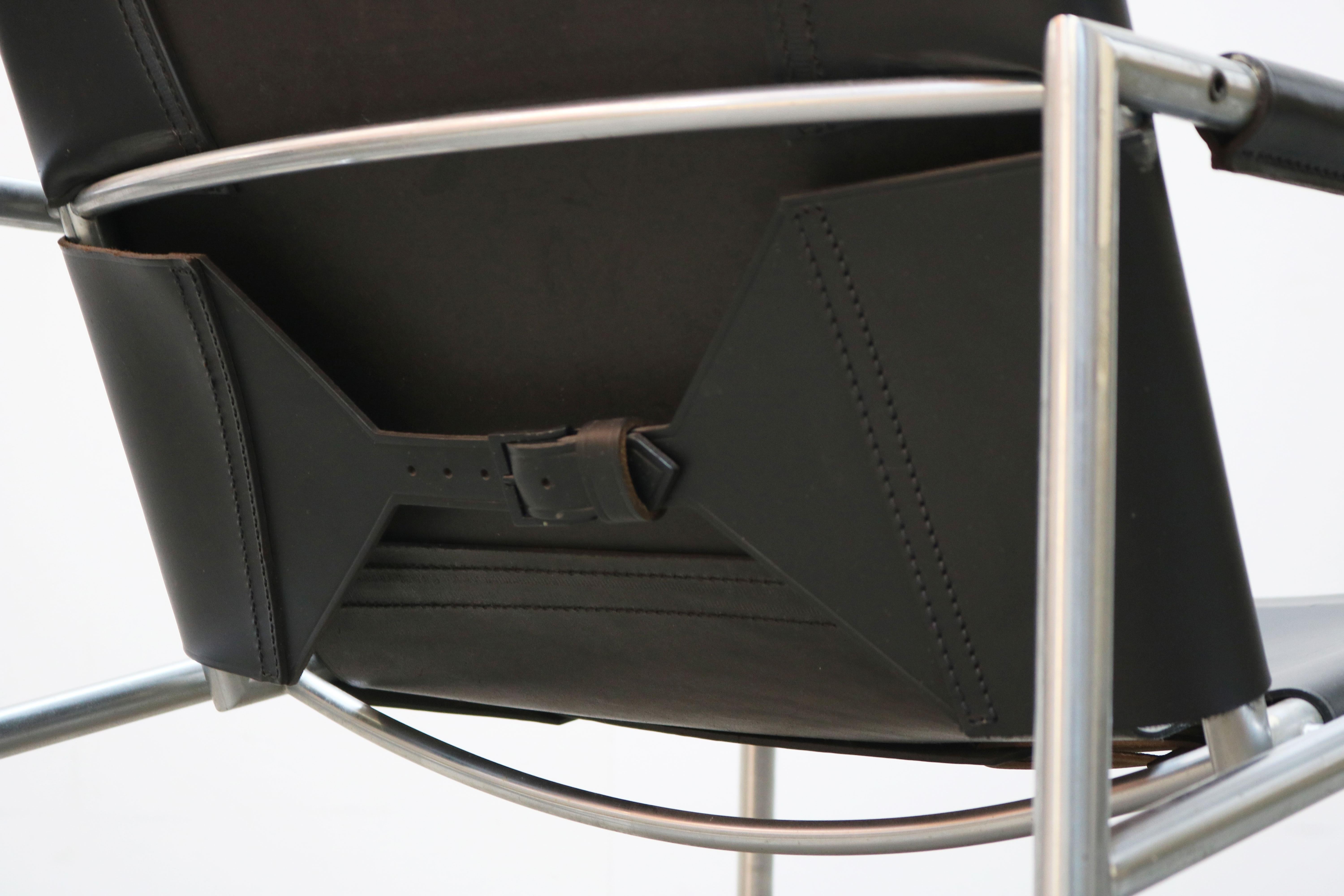 Pair of Lounge Chairs by Martin Visser for Spectrum Black Leather Chrome 5