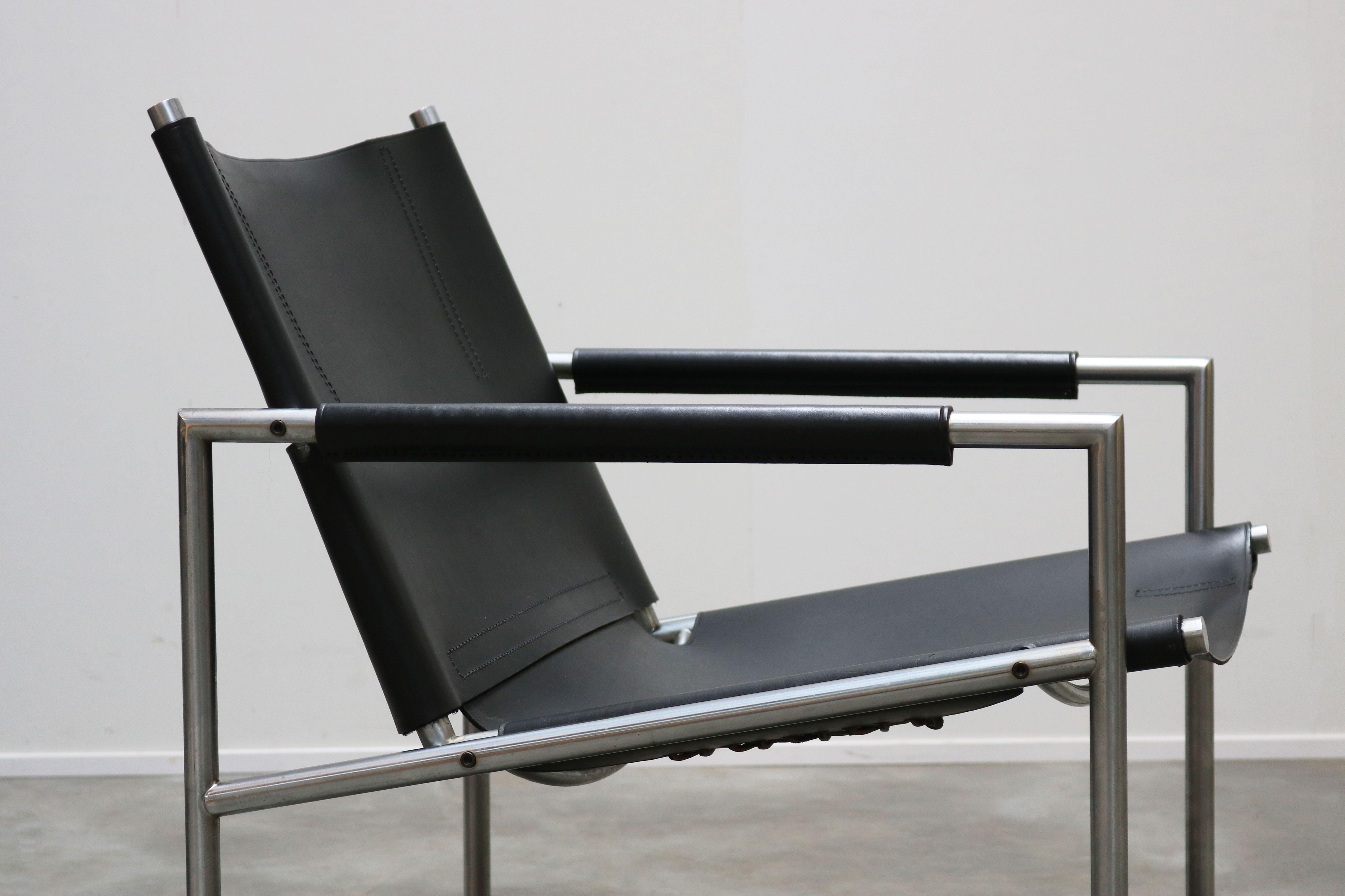 Pair of Lounge Chairs by Martin Visser for Spectrum Black Leather Chrome 6