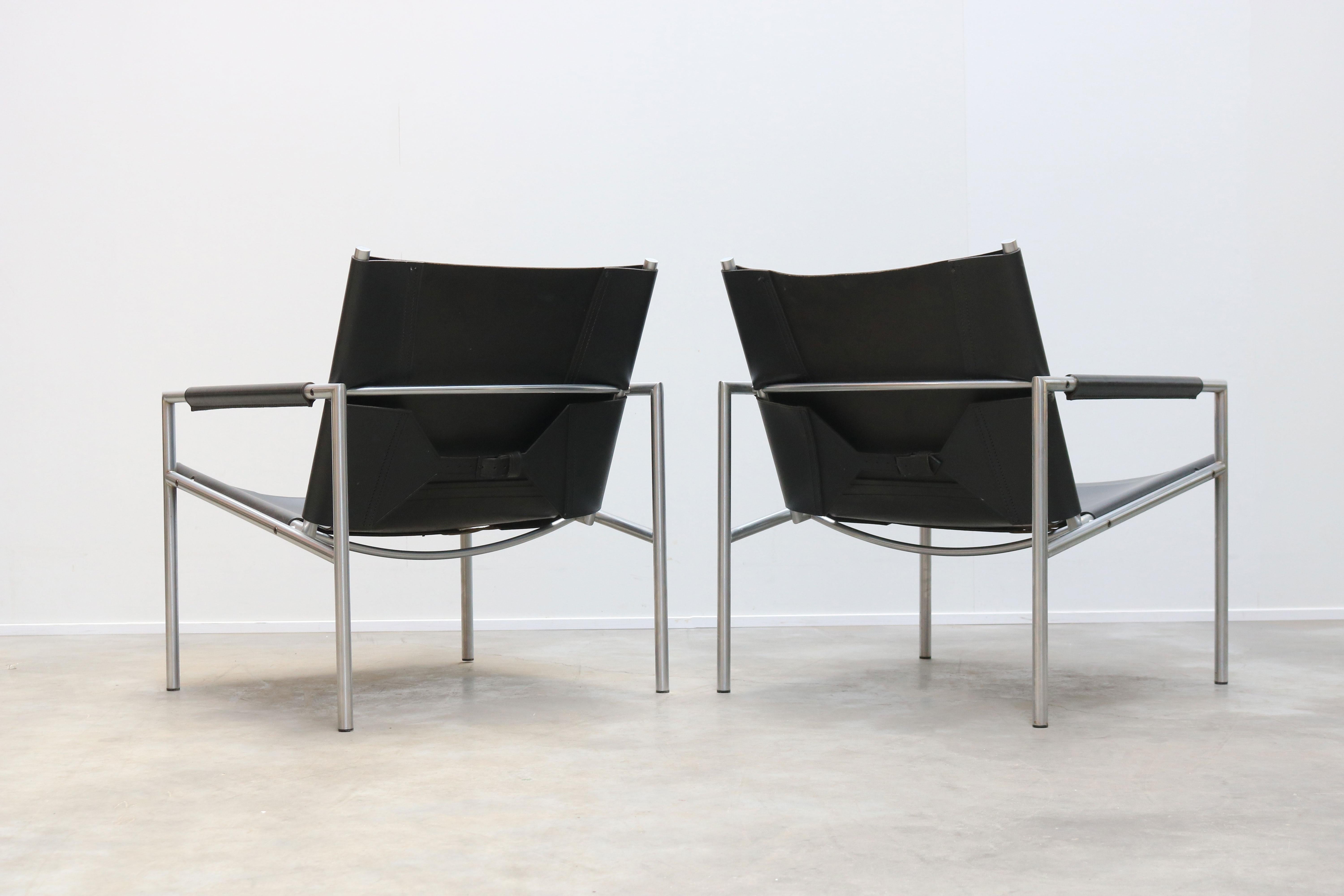 Mid-20th Century Pair of Lounge Chairs by Martin Visser for Spectrum Black Leather Chrome