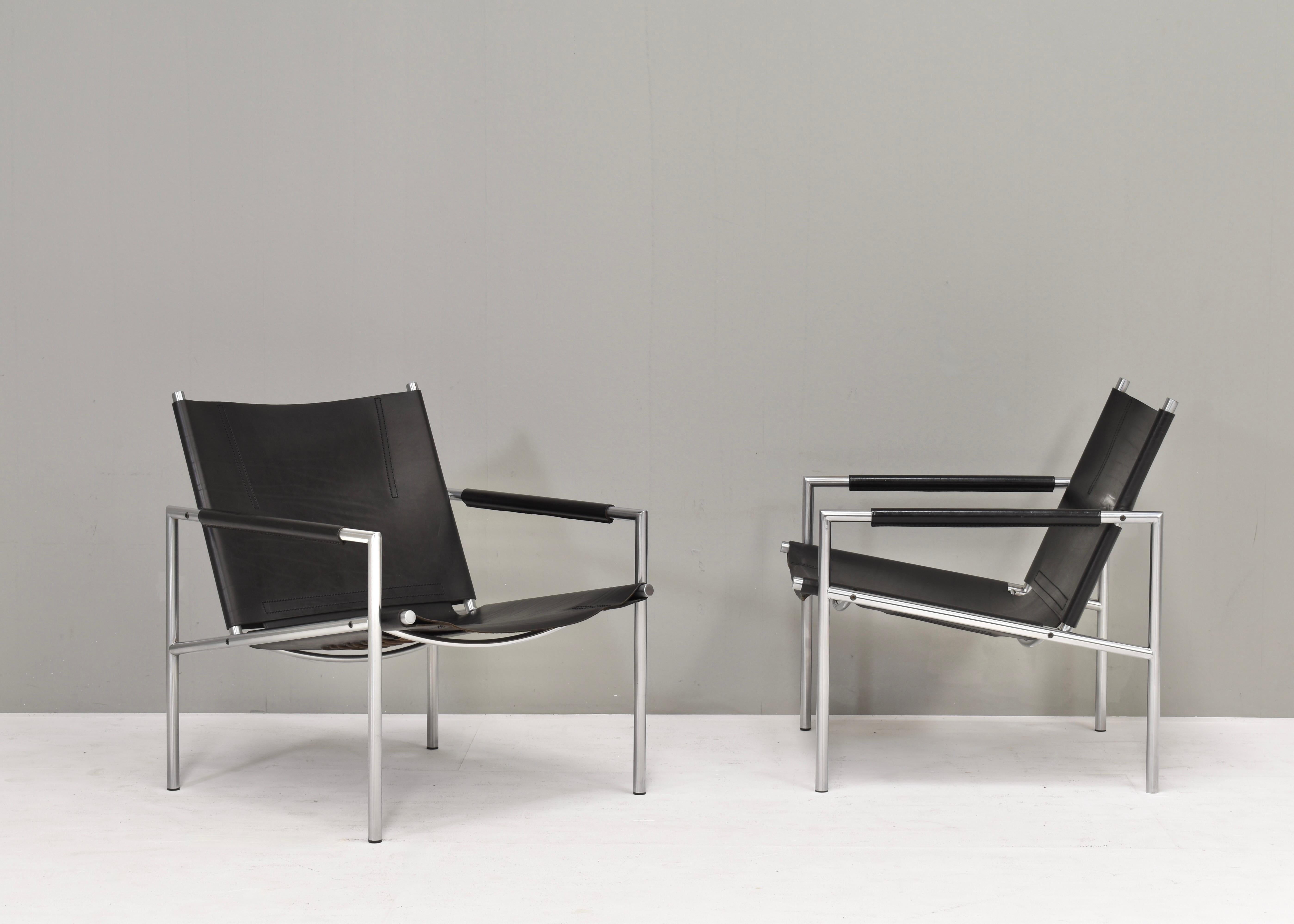 Mid-Century Modern Pair of SZ02 Lounge Chairs by Martin Visser for ‘t Spectrum, Netherlands – 1960s For Sale