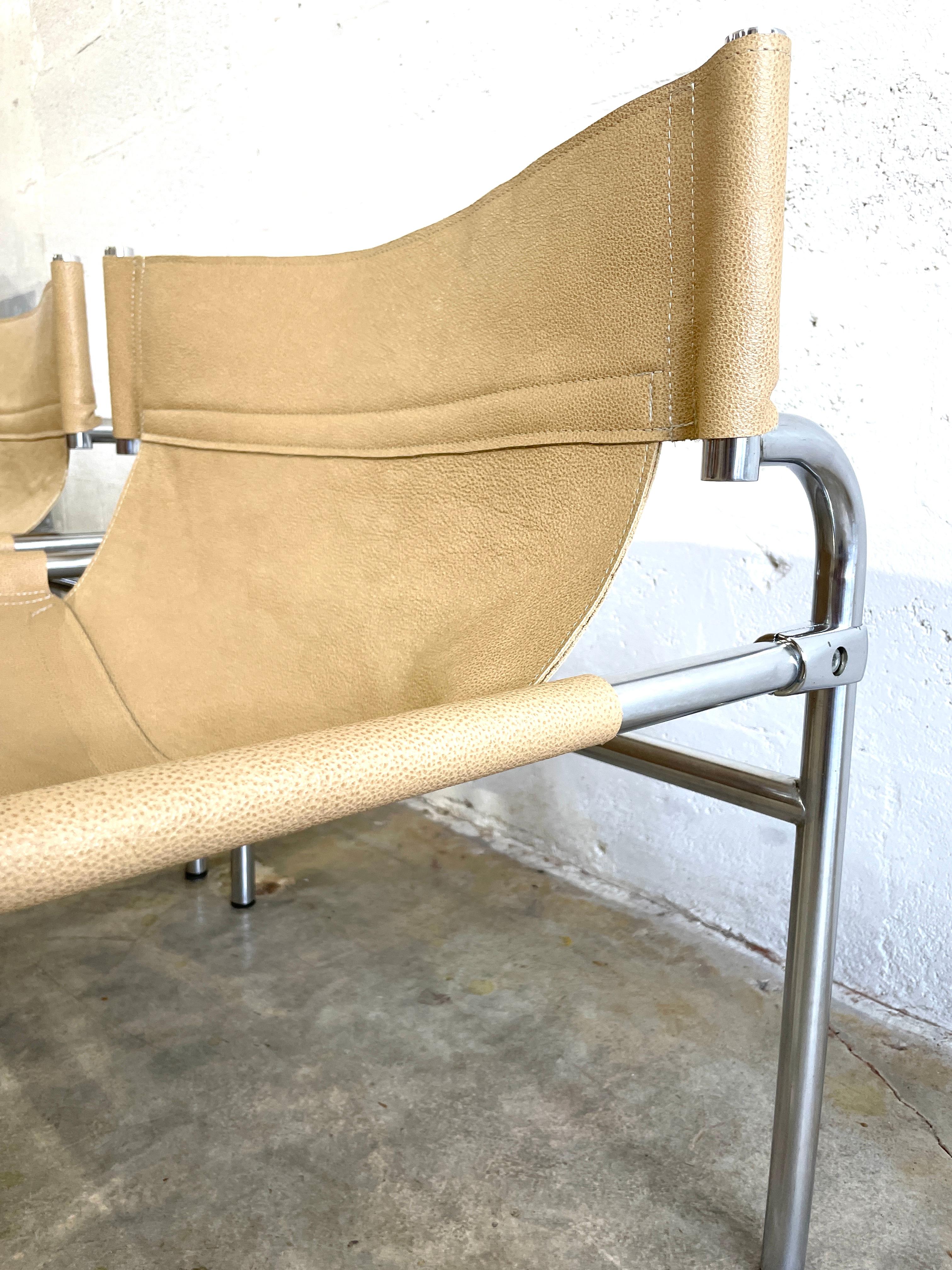 Mid-Century Modern Pair of SZ12 Leather Lounge Chairs by Walter Antonis for T Spectrum