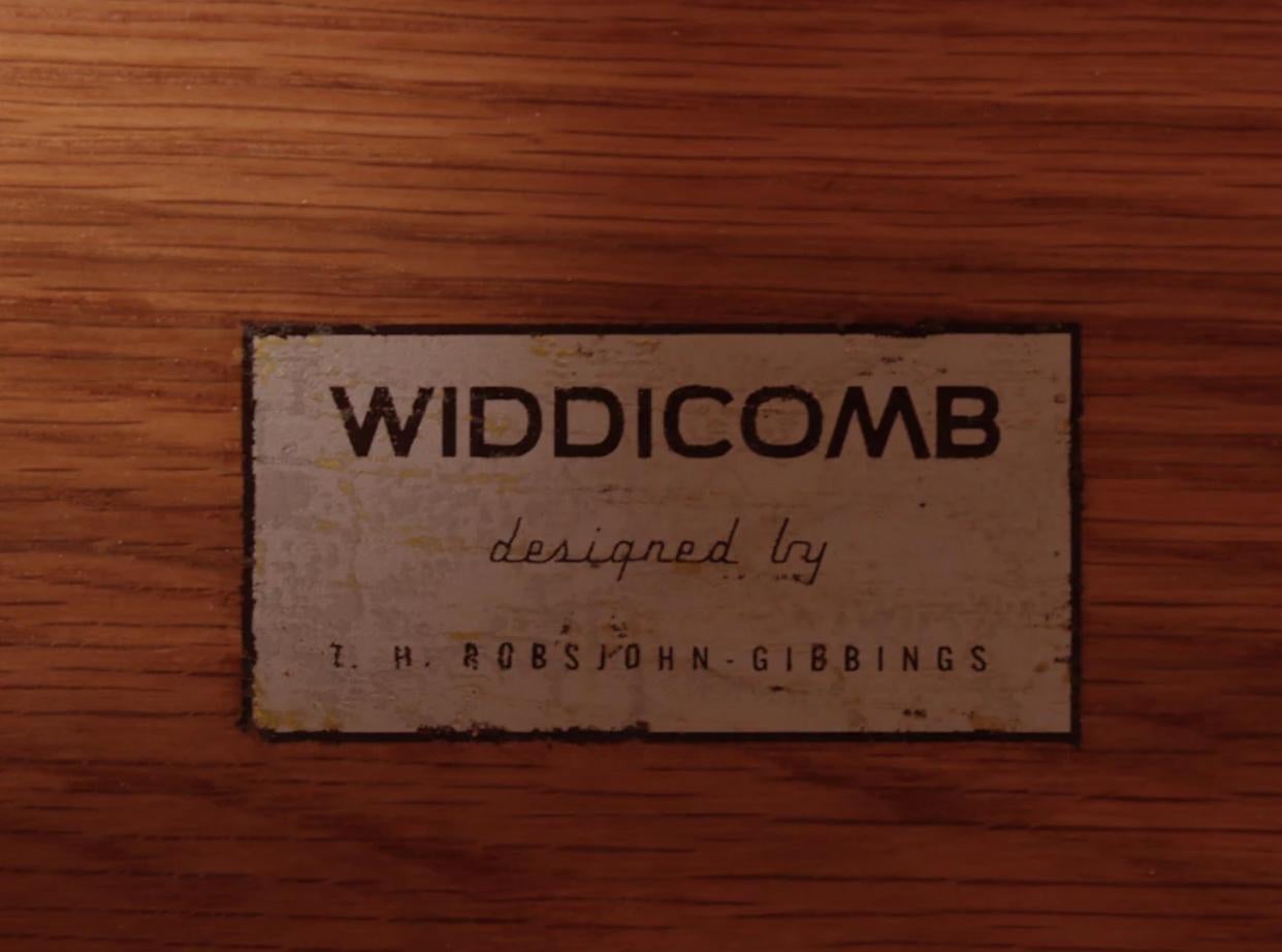 Pair of T. H. Robsjohn-Gibbings Bleached Walnut Nightstands For Widdicomb  For Sale 1