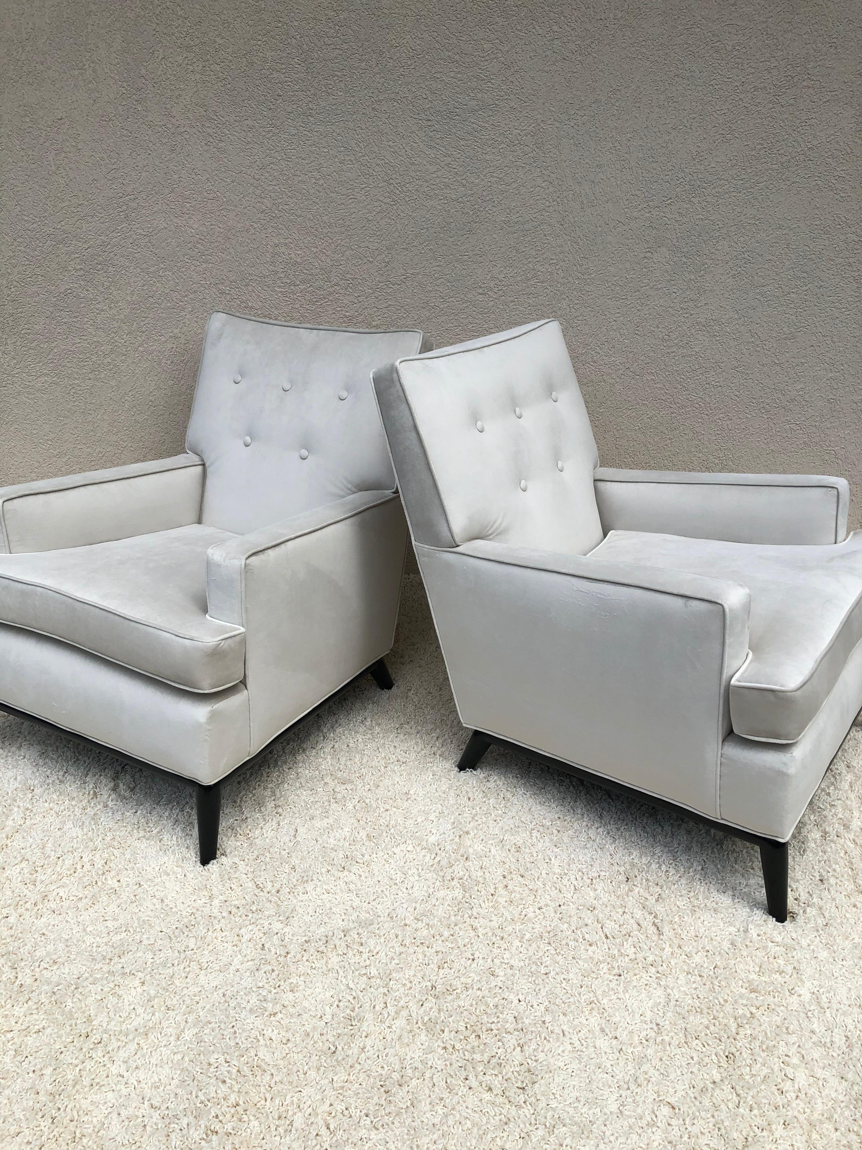 Pair of T-H Robsjohn Gibbings Club Chairs/ Lounge Chairs In Excellent Condition In Westport, CT