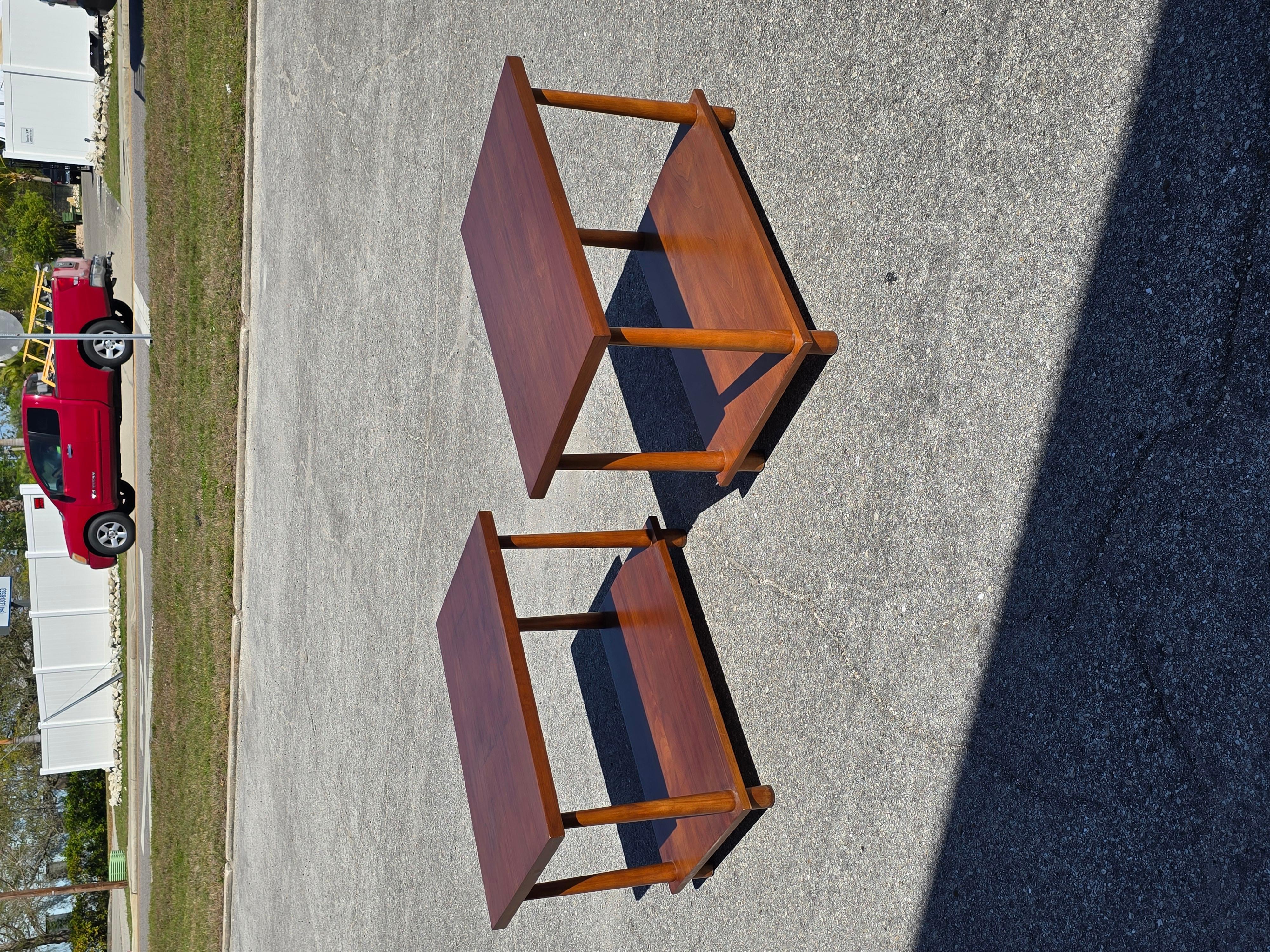 Mid-Century Modern Pair of T H Robsjohn Gibbings for Widdicomb Side End Tables Reverse Taper Leg For Sale