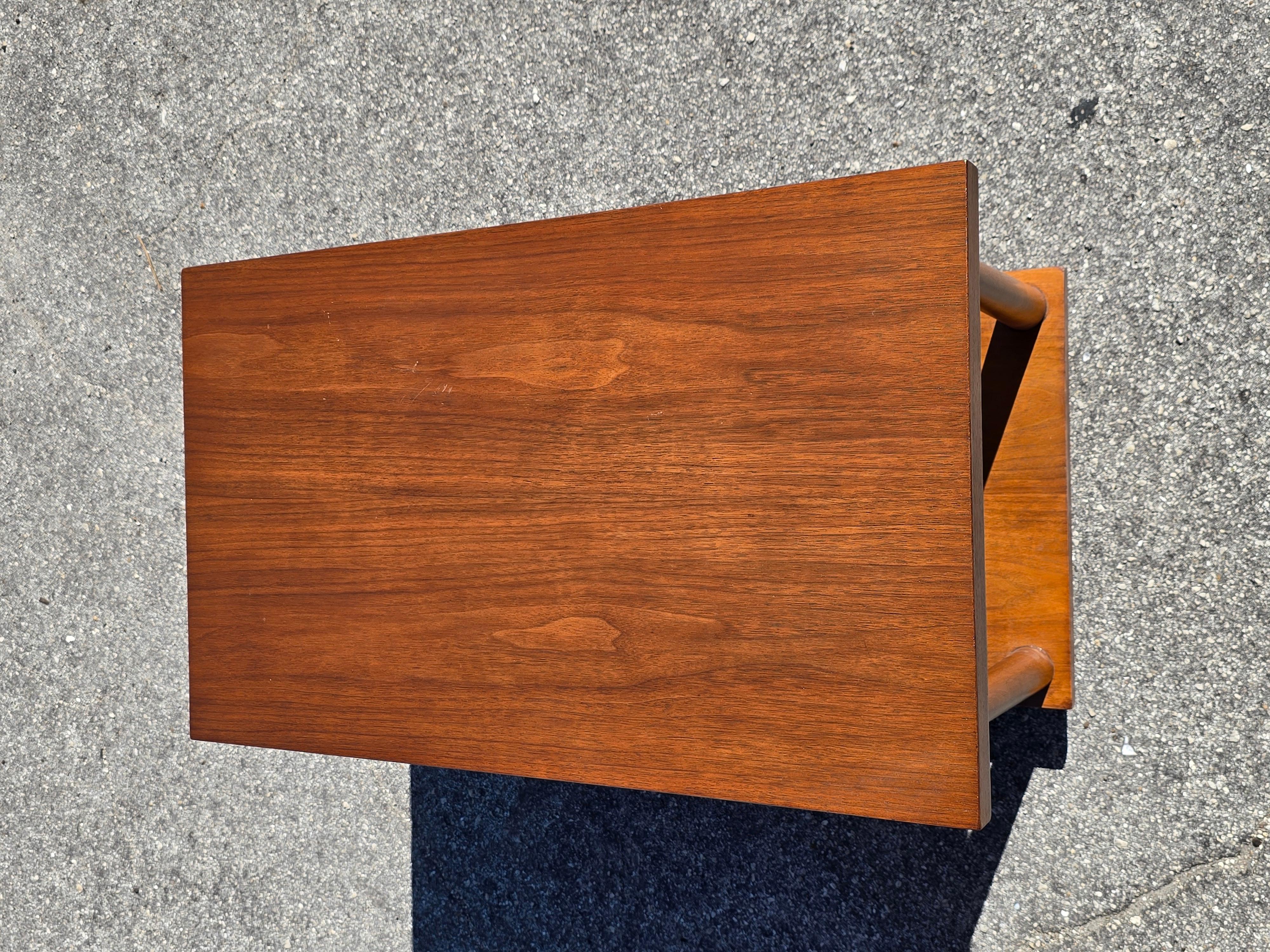 Pair of T H Robsjohn Gibbings for Widdicomb Side End Tables Reverse Taper Leg For Sale 1