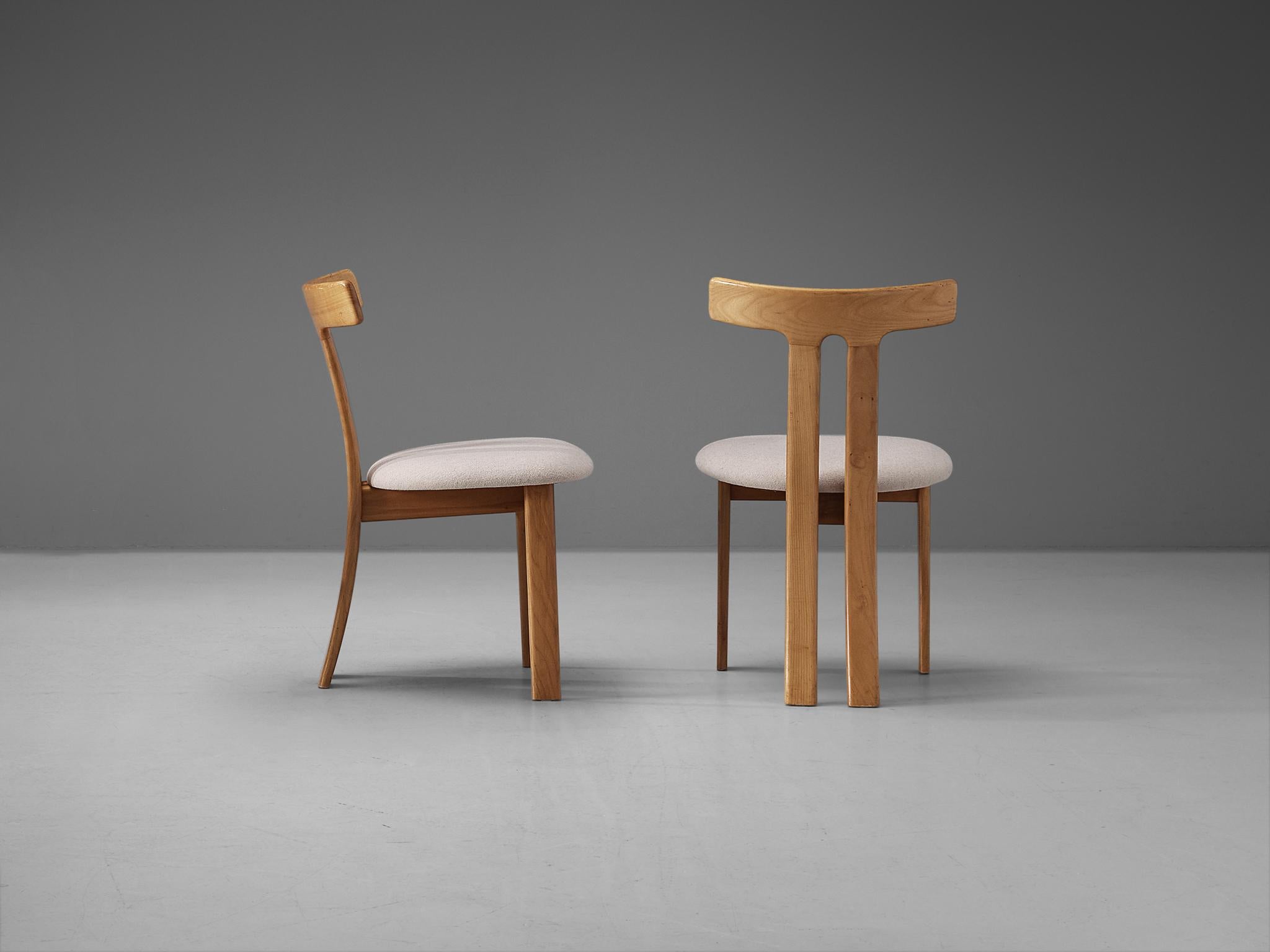 Mid-20th Century Pair of 'T-shape' Dining Chairs in Maple and White Upholstery