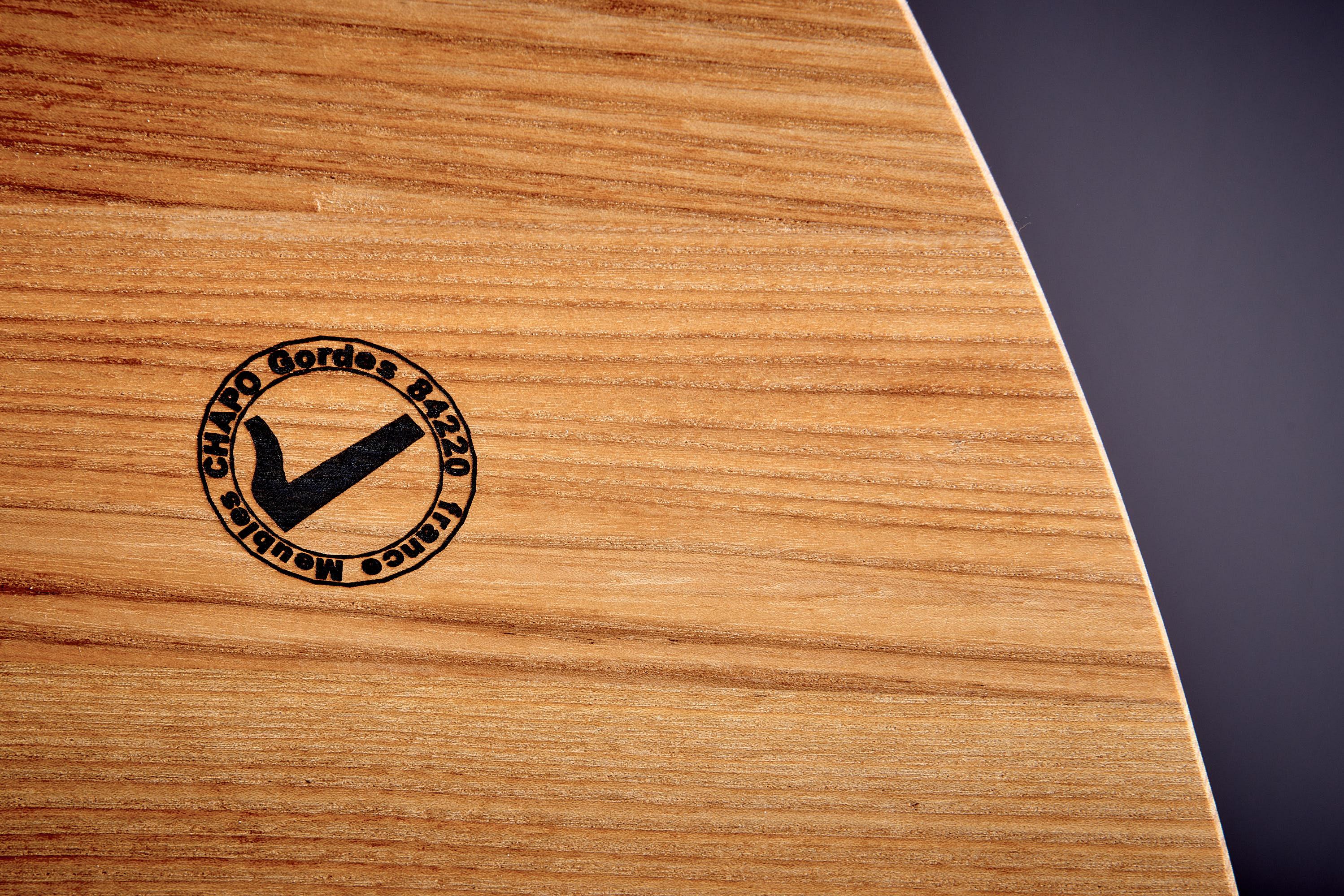 Paire de tables d'appoint T23 A Arrondie Basse en orme par Pierre Chapo, France en vente 5