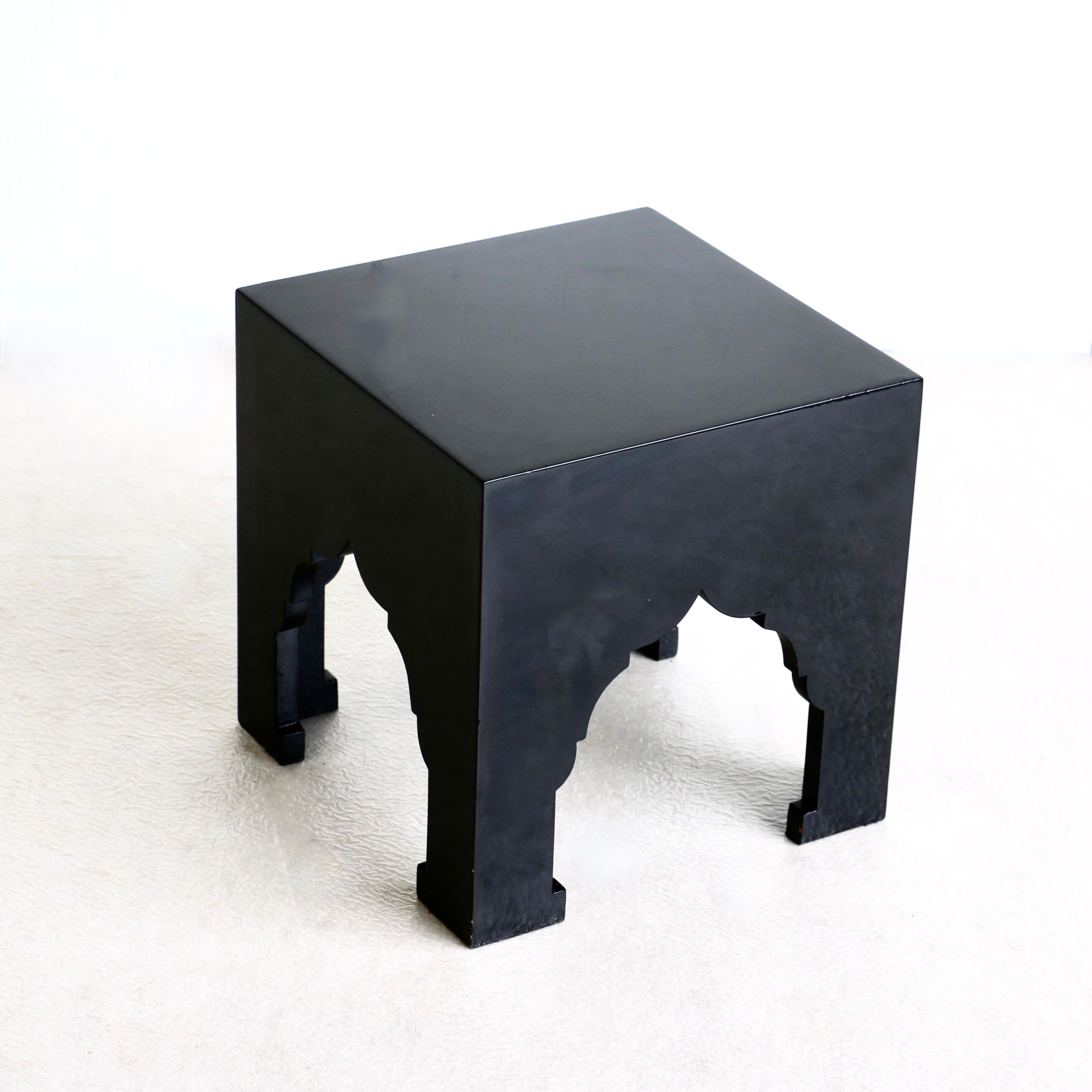 Pair of table in black lacquered oriental style For Sale 9