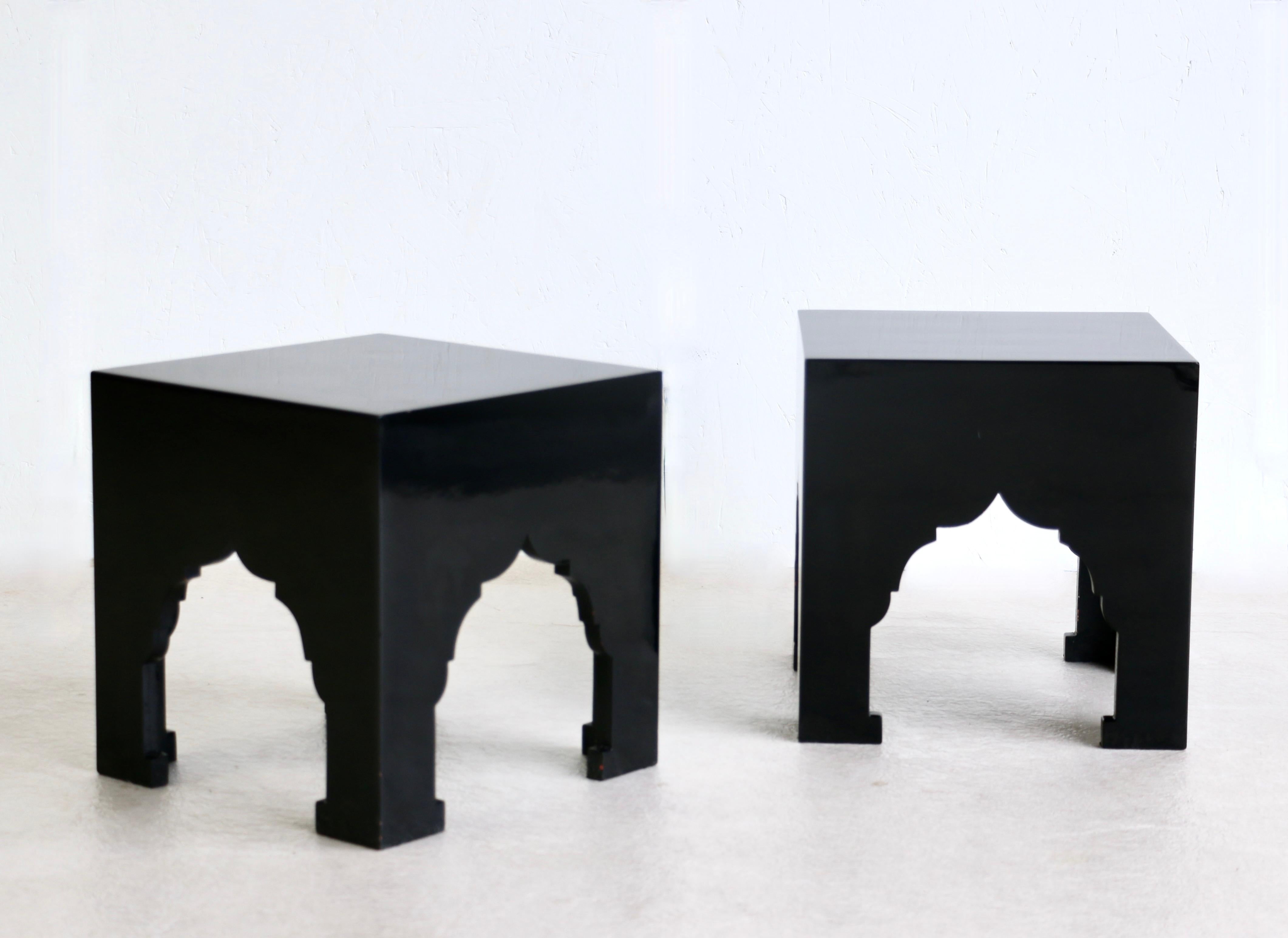 Pair of table in black lacquered oriental style For Sale 10
