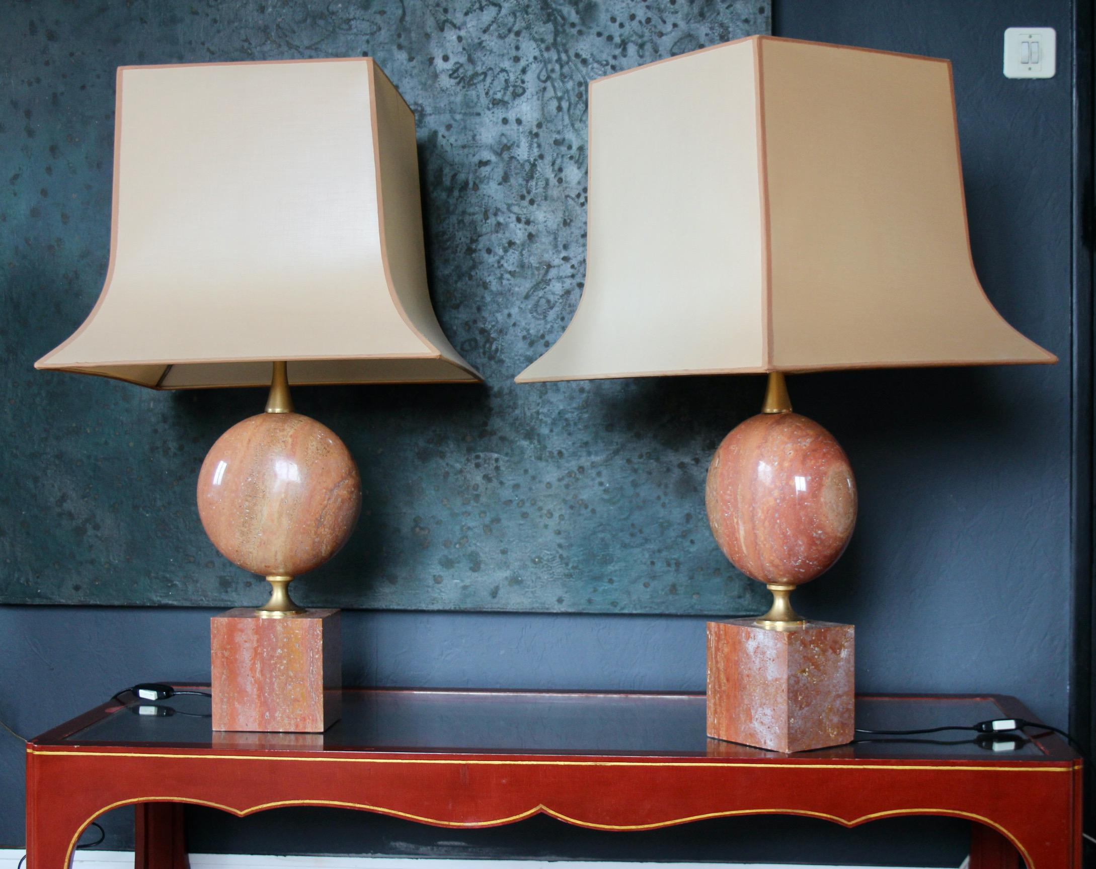 Pair of table Lamp in Red Travertine by Philippe Barbier In Good Condition For Sale In grand Lancy, CH