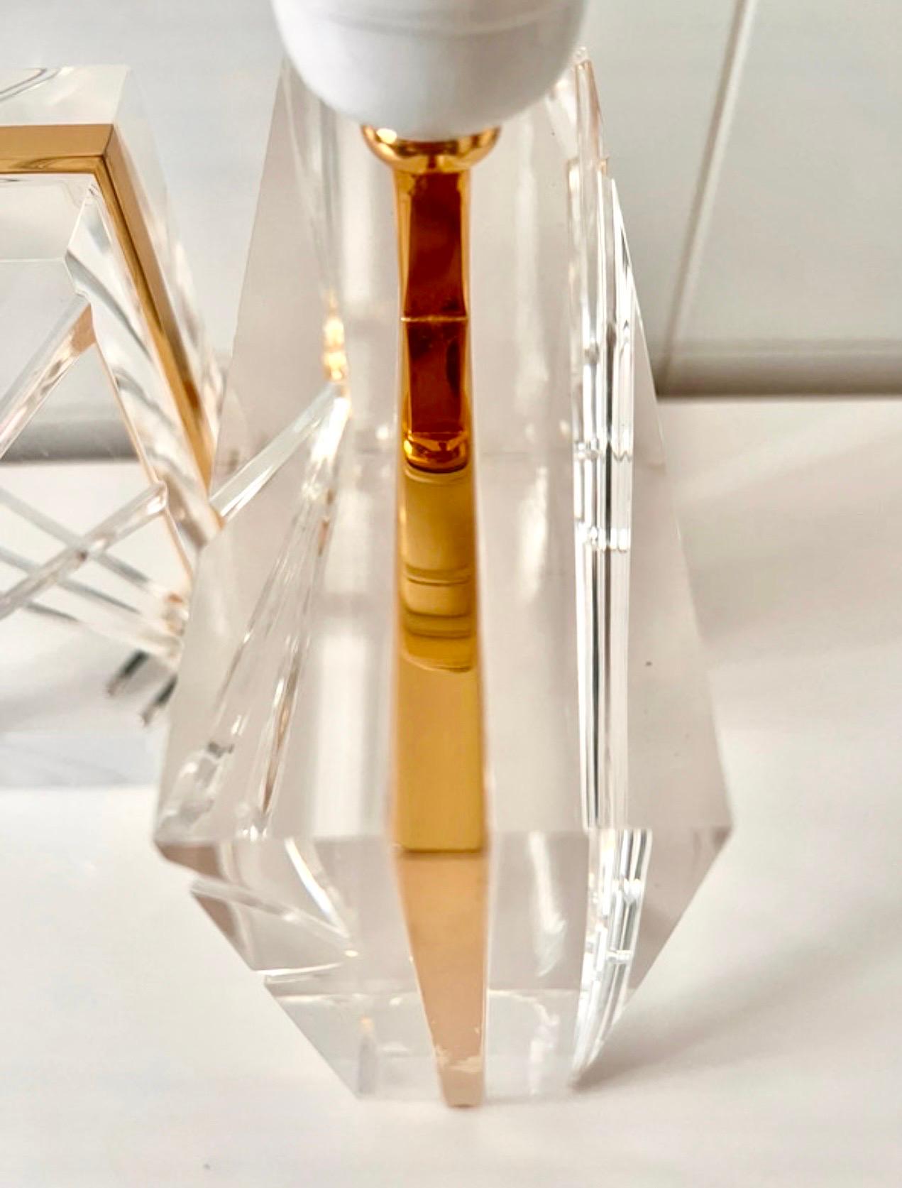 Pair of Table Lamp lucite with gilt gold structure , italy 1970s For Sale 3