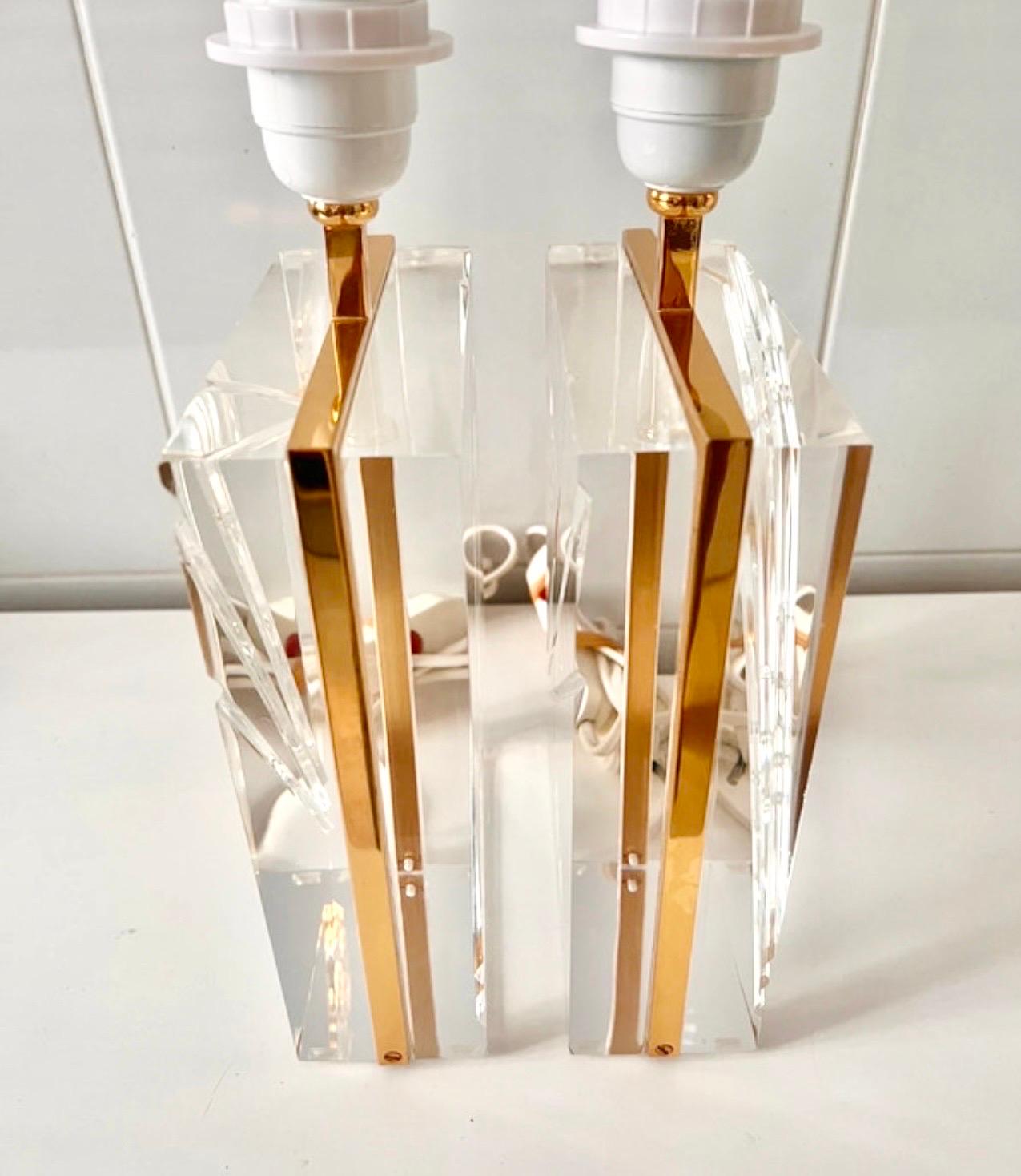 Italian Pair of Table Lamp lucite with gilt gold structure , italy 1970s For Sale