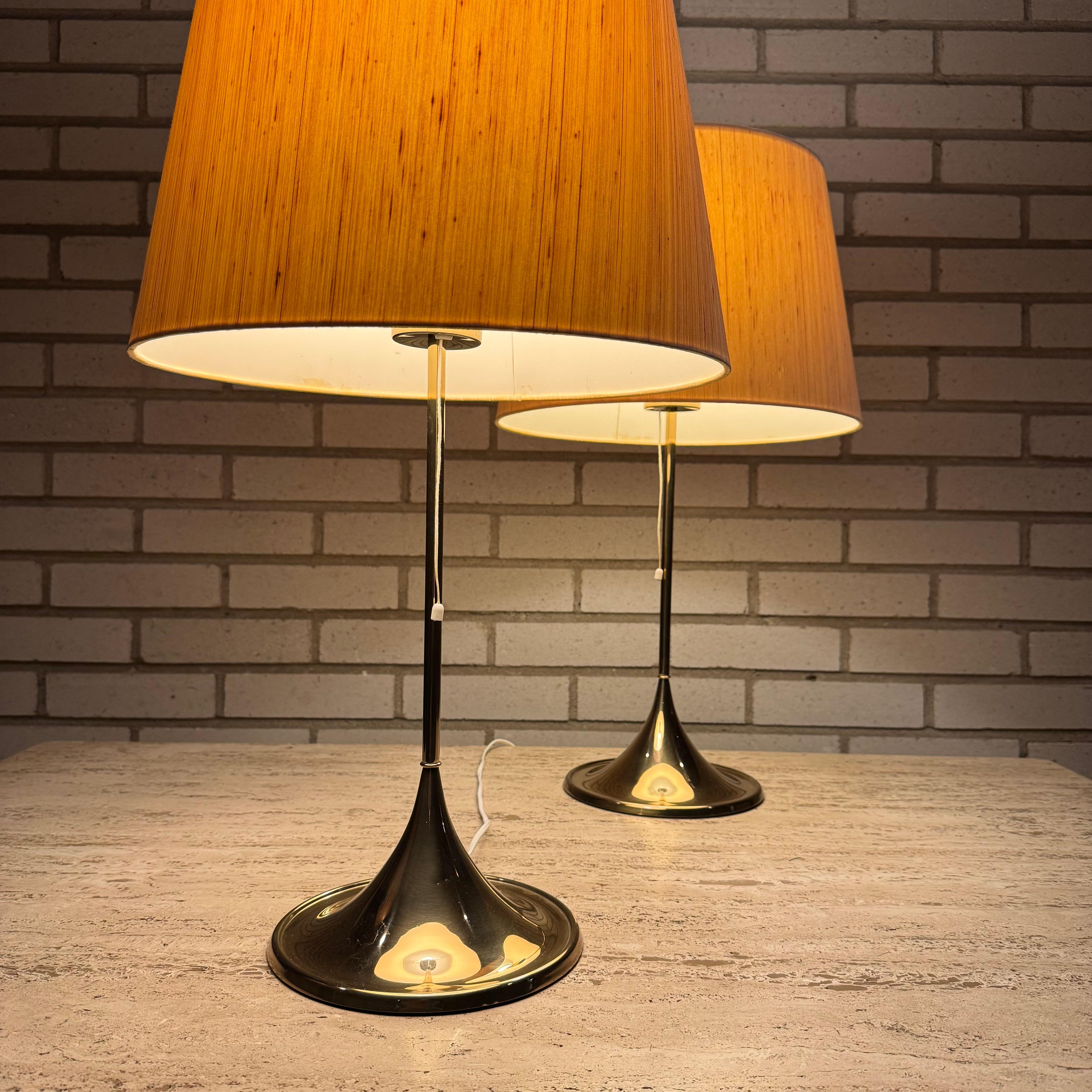 Pair of table lamps B-024 by Alf Svensson and Yngvar sandström by Bergboms In Good Condition For Sale In Genarp, SE