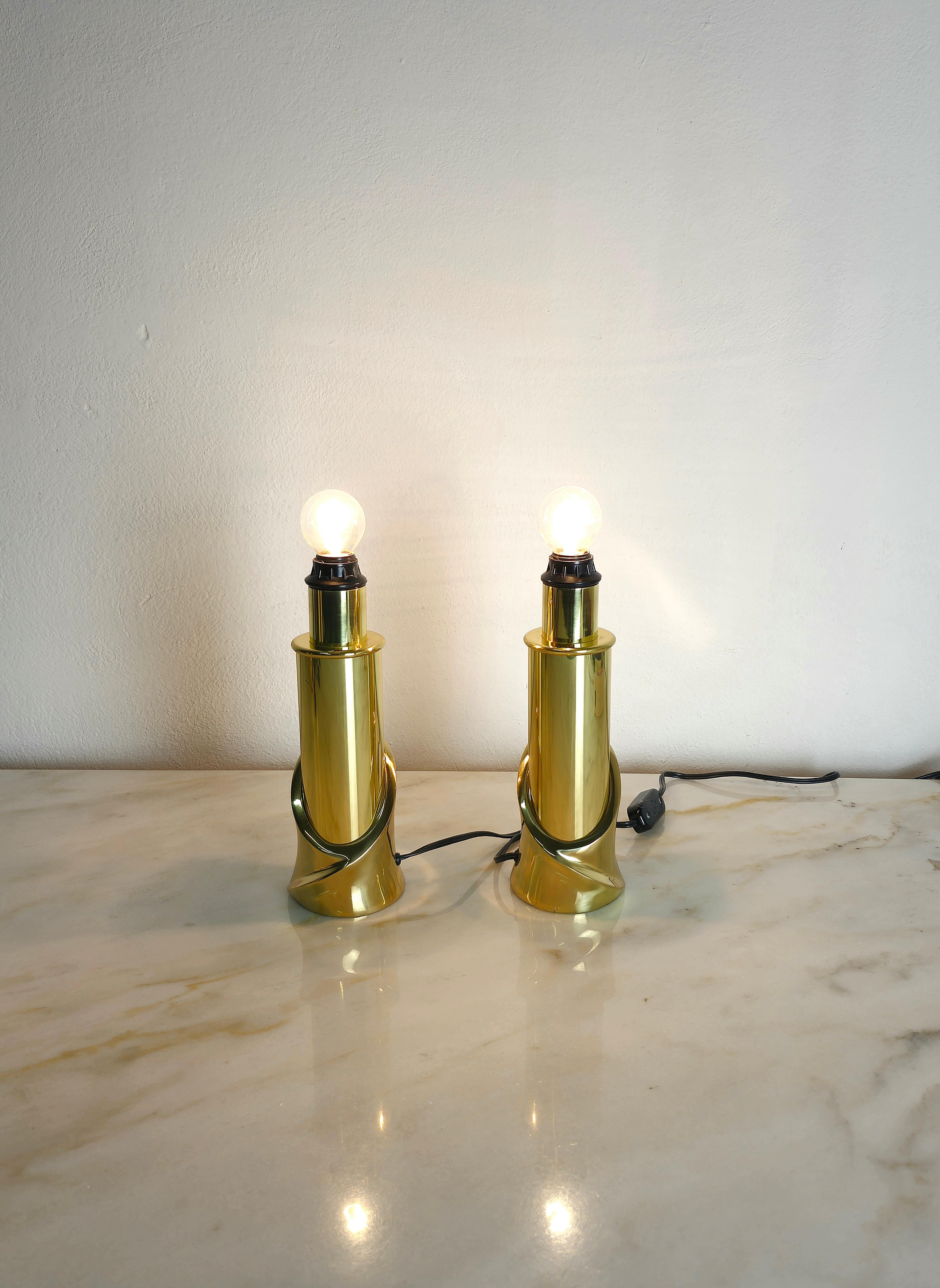 Laiton Paire de lampes de table et de chevet en laiton Luciano Frigerio Italian Design 1970  en vente