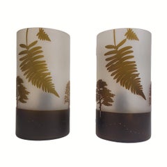 Pair of table lamps, bent and acid-etched glass, signed F.J., 70’s – France