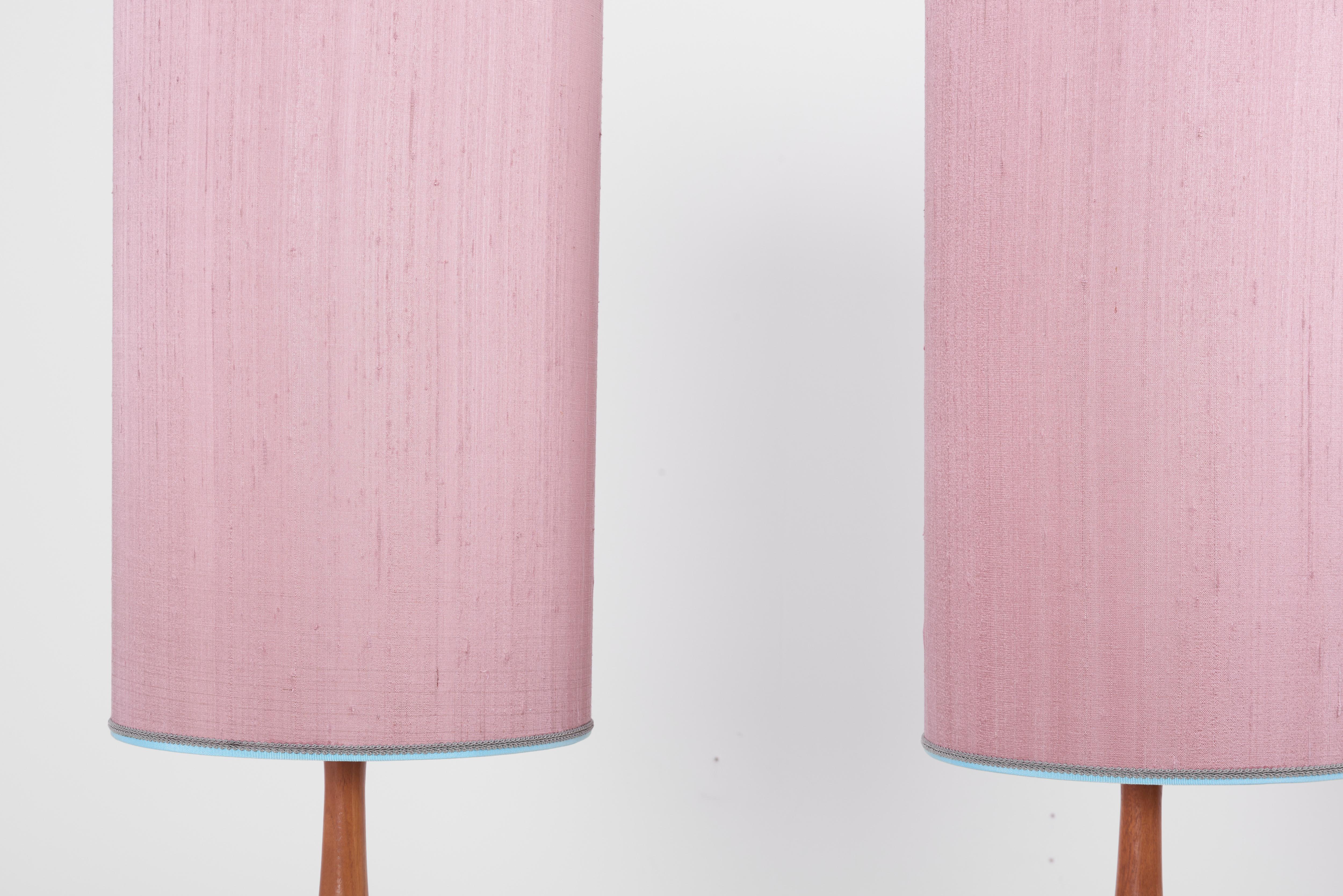 20th Century Pair of Table Lamps by Tony Paul in Brass and Walnut for Westwood Lighting, USA