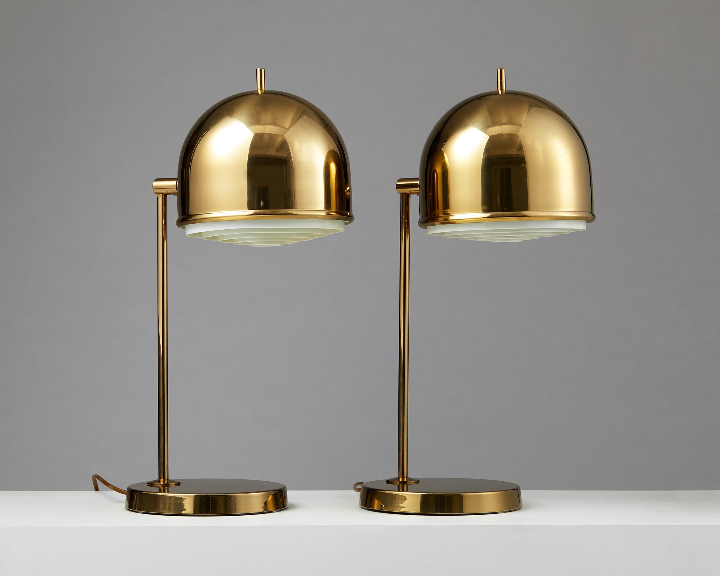Brass.

Marked “BERGBOMS B-075”.

With its bulbous shape, this playful lamp’s intriguing proportions make it a unique Scandinavian collectable. Model B-075 is very practical — it has straightforward components and a little rod at the top of the