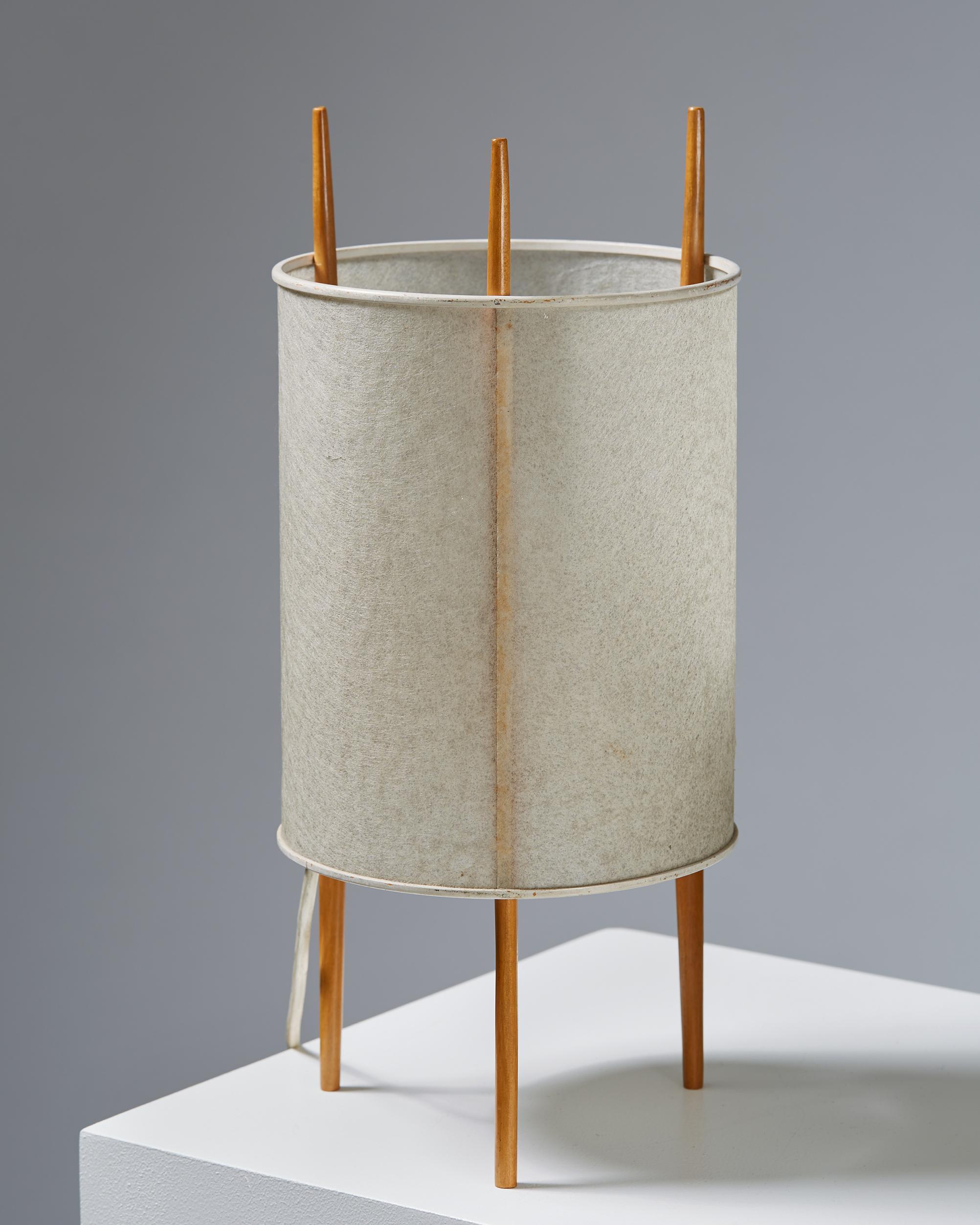 Scandinavian Modern Pair of Table Lamps Designed by Isamu Noguchi for Knoll International, Usa. 194