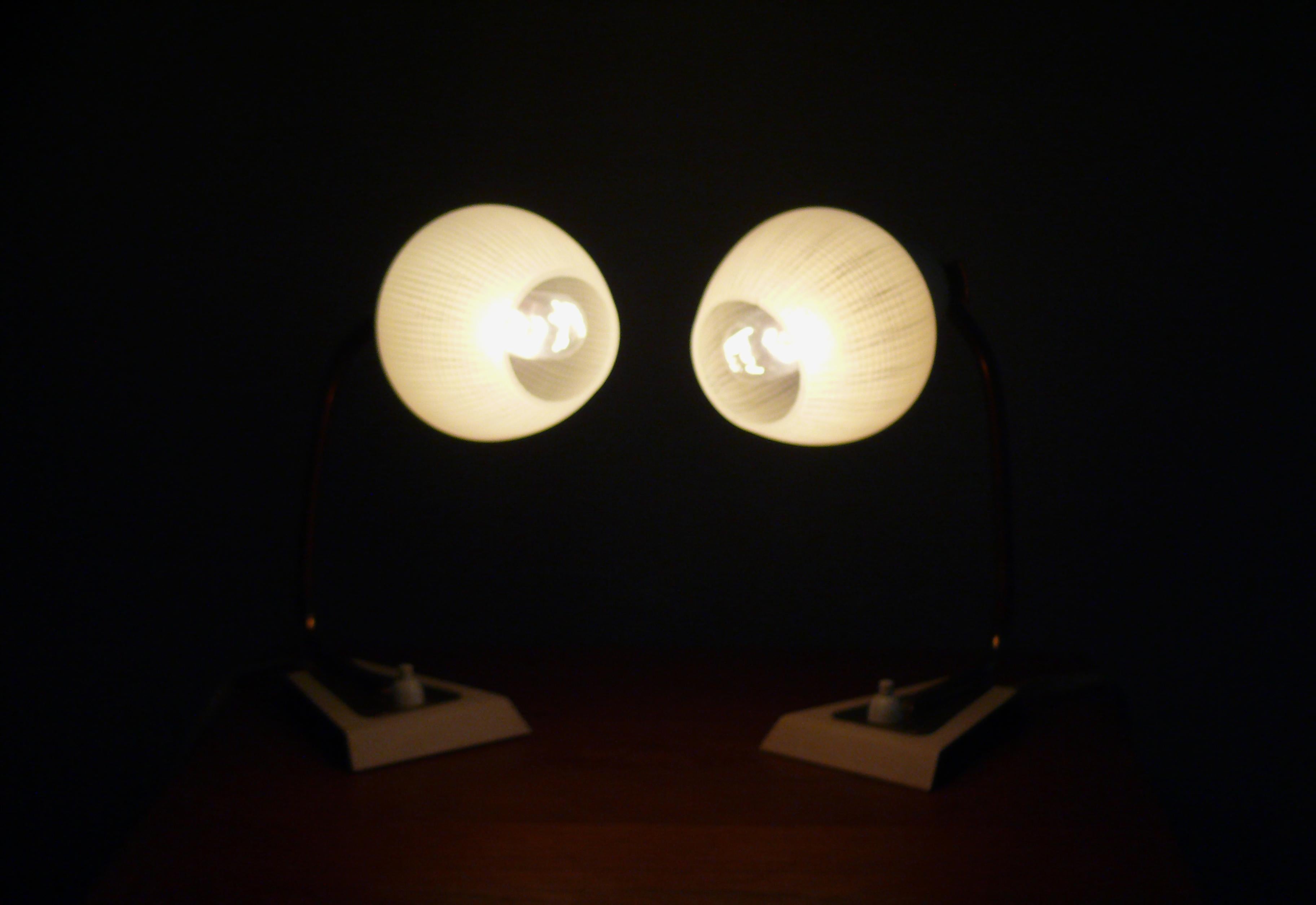 Paar Tischlampen – Glas, Metall, Deutschland, 1960er Jahre (Moderne der Mitte des Jahrhunderts) im Angebot