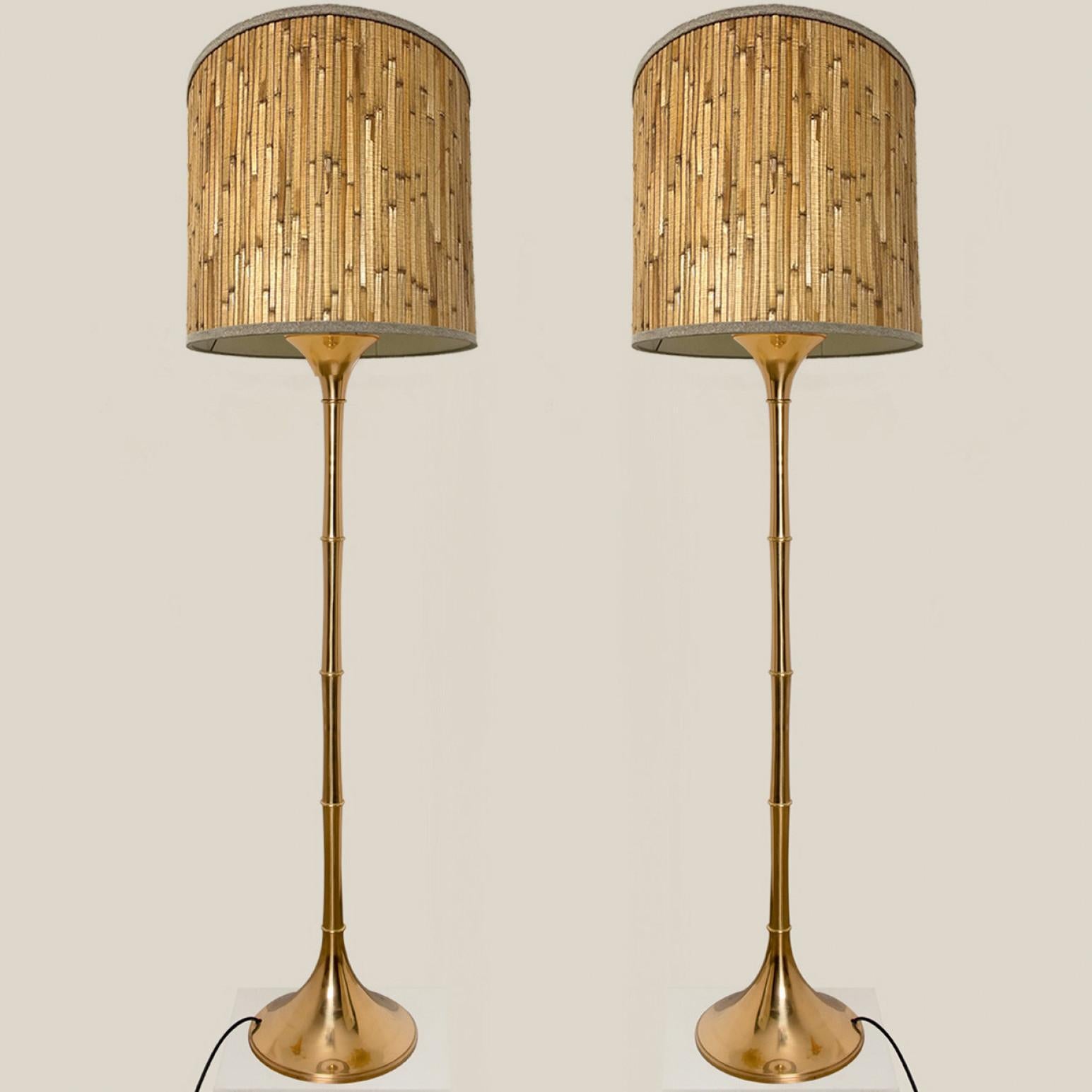 Pareja de lámparas de mesa Latón dorado y pantalla de bambú de Ingo Maurer, Alemania, 1968 en venta 3