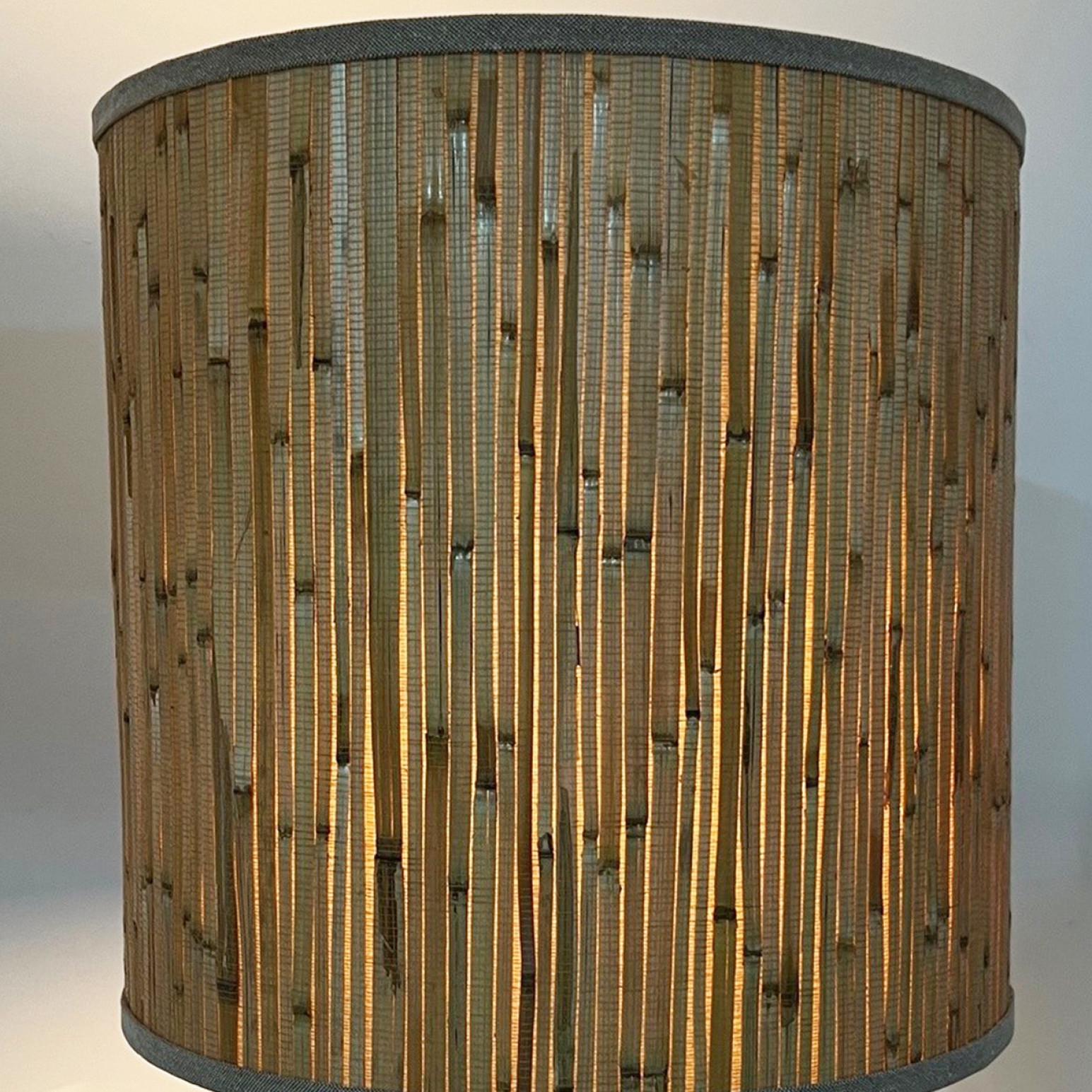 Pareja de lámparas de mesa Latón dorado y pantalla de bambú de Ingo Maurer, Alemania, 1968 en Bueno estado para la venta en Rijssen, NL