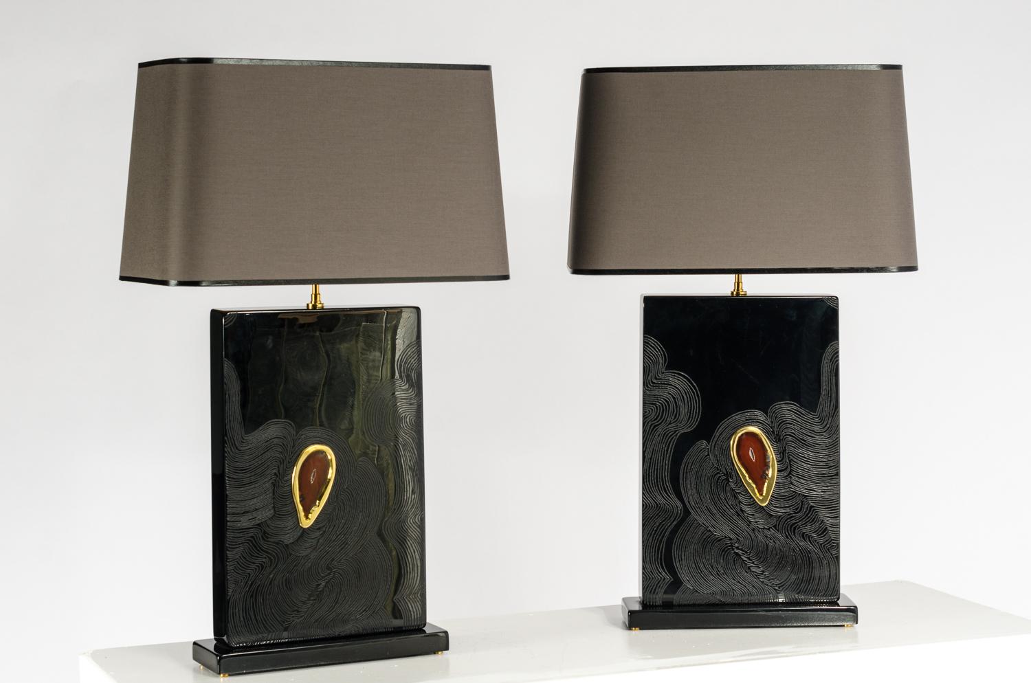 One of a kind studio built pair of Table Lamps (right and left)  in black resin with inlaid agates by Stan Usel.
Exceptional craftsmanship. All pieces can be custom made to order. Signed by the artist, circa 2020.
Dimentions with shades: 24cm X 58cm