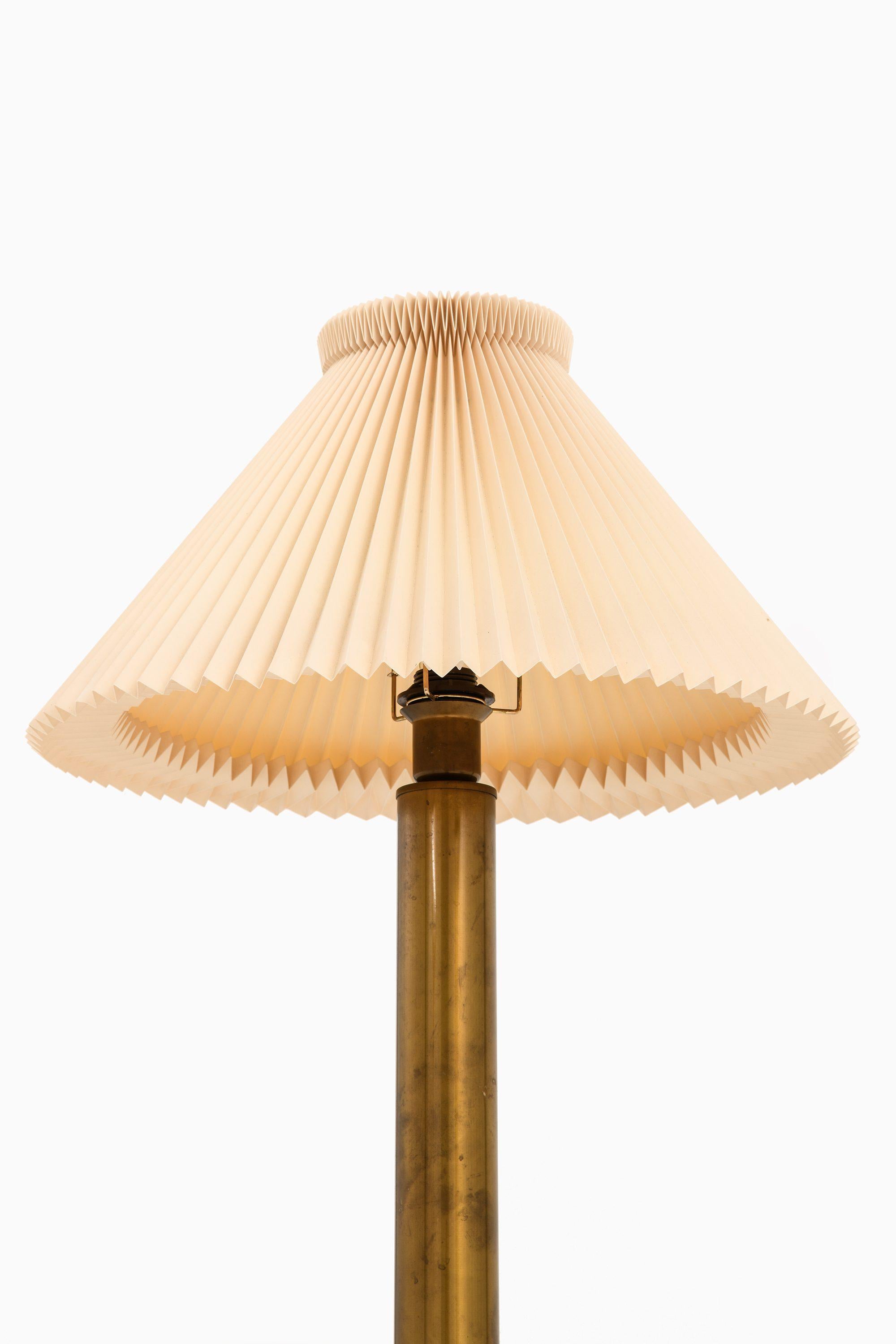 Pair of Table Lamps in Brass, 1950’s

Additional Information:
Material: Brass
Style: Mid century, Scandinavian
Produced by Elarmatur Kosta in Sweden
Dimensions (W x D x H): 12.5 x 12.5 x 47.5 cm
Condition: Good vintage condition, with signs of
