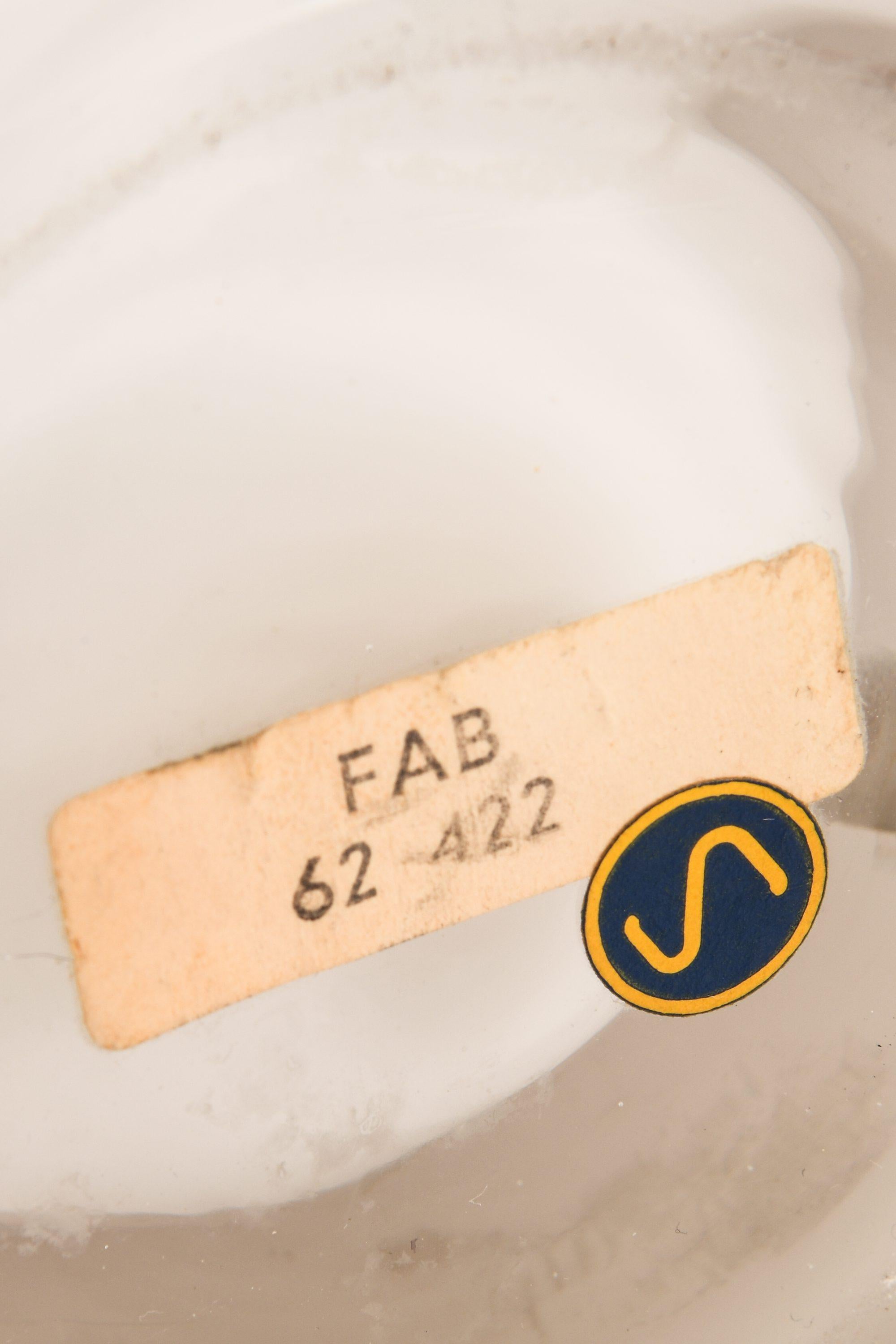 XX secolo Coppia di lampade da tavolo in ottone e vetro, anni '50 in vendita