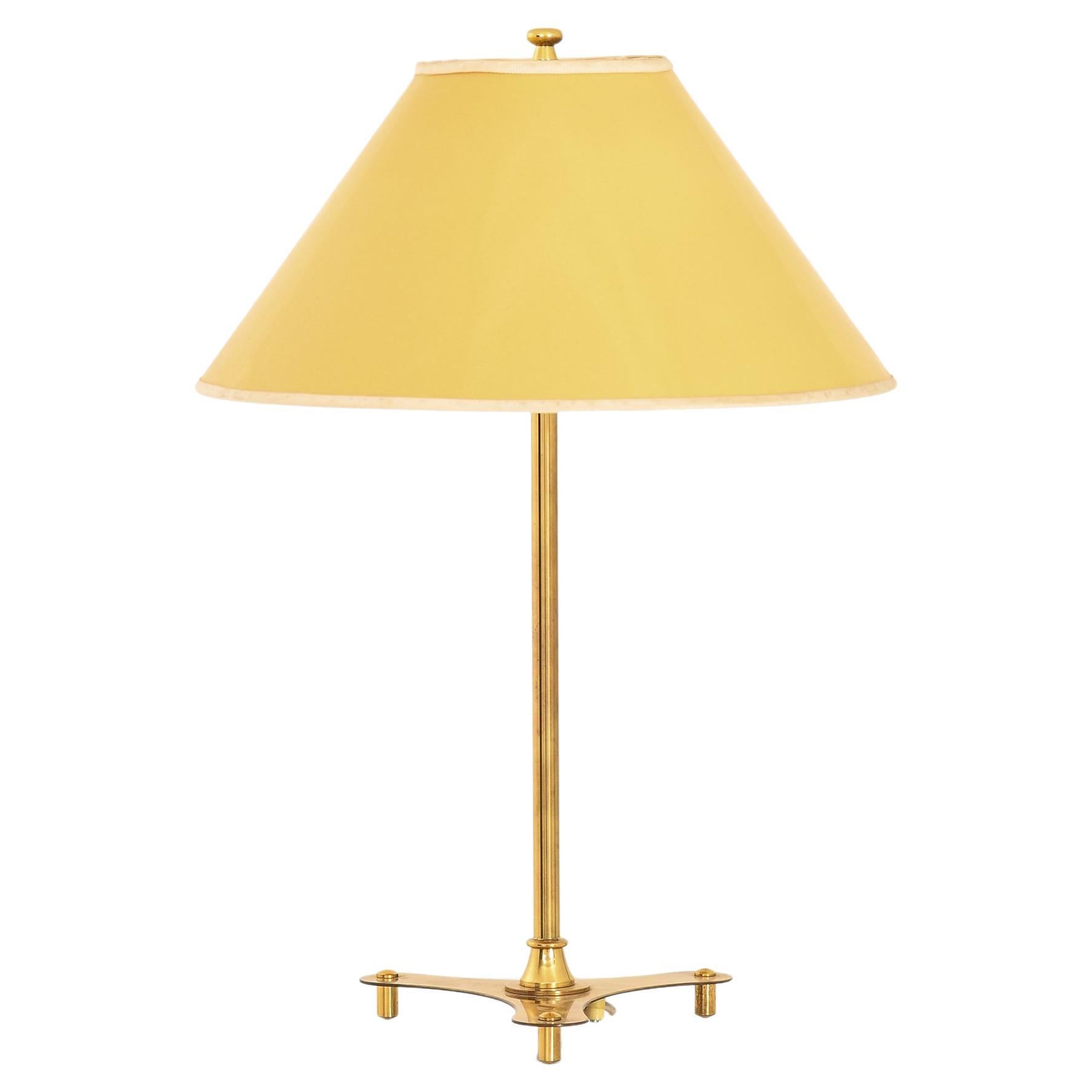 Paire de lampes de table en laiton avec abat-jour d'origine par Josef Frank, années 1950