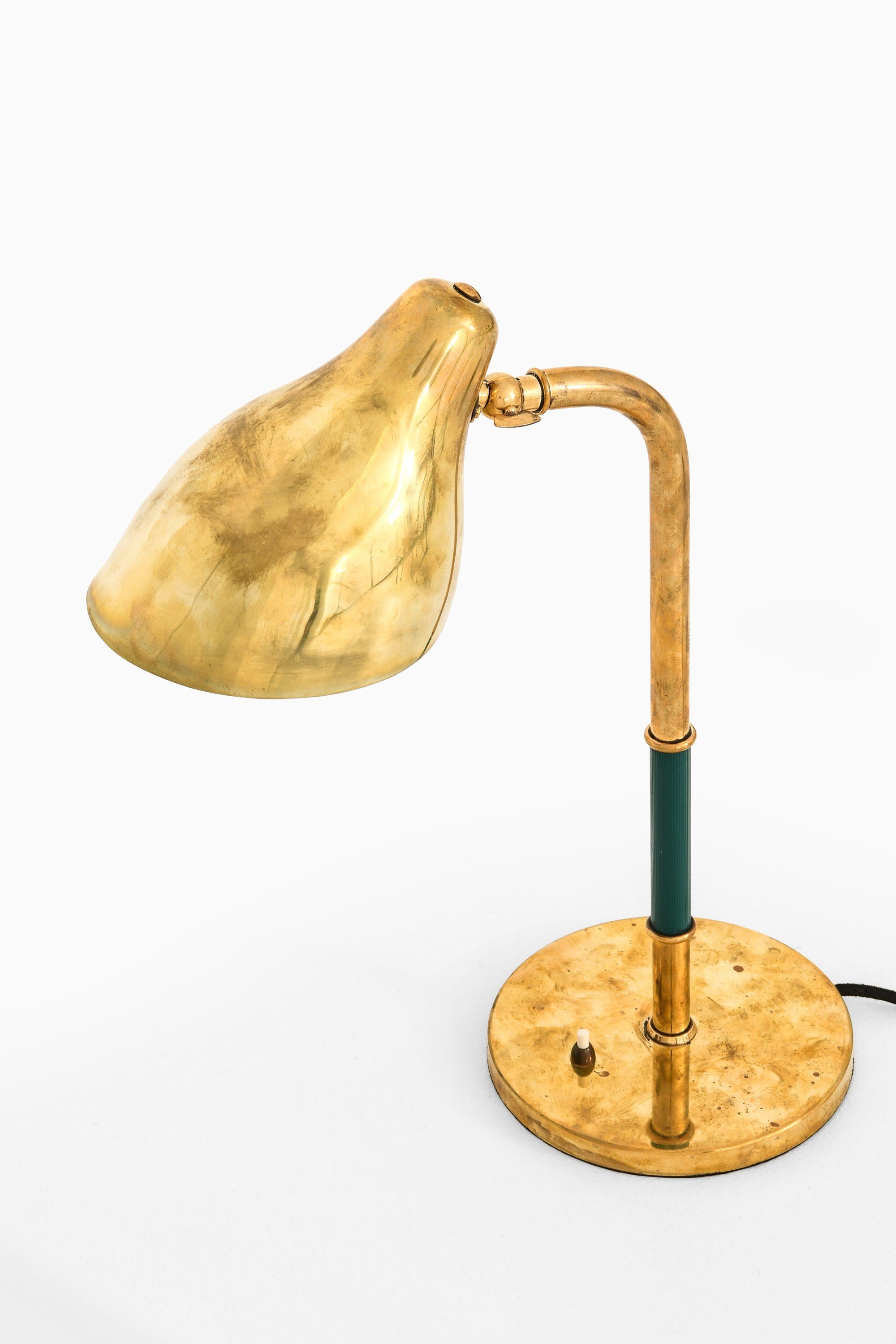 Danese Coppia di lampade da tavolo in ottone e vinile di Vilhelm Lauritzen, anni '40 in vendita