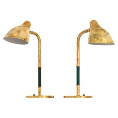 Paire de lampes de table en laiton et vinyle par Vilhelm Lauritzen, années 1940