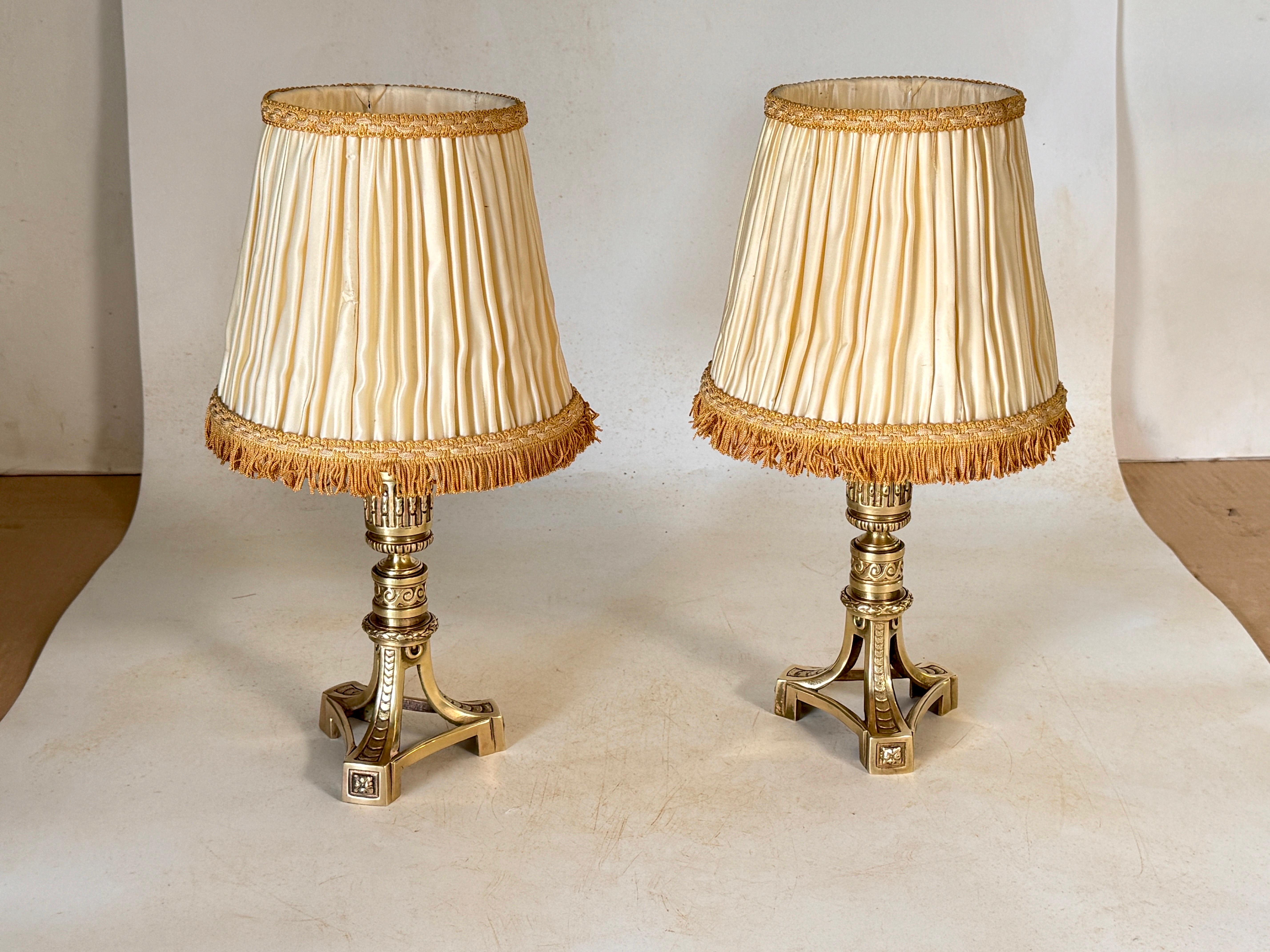 Pair of table Lamps in Bronze Gold Color Silk original Shades France 19th For Sale 3