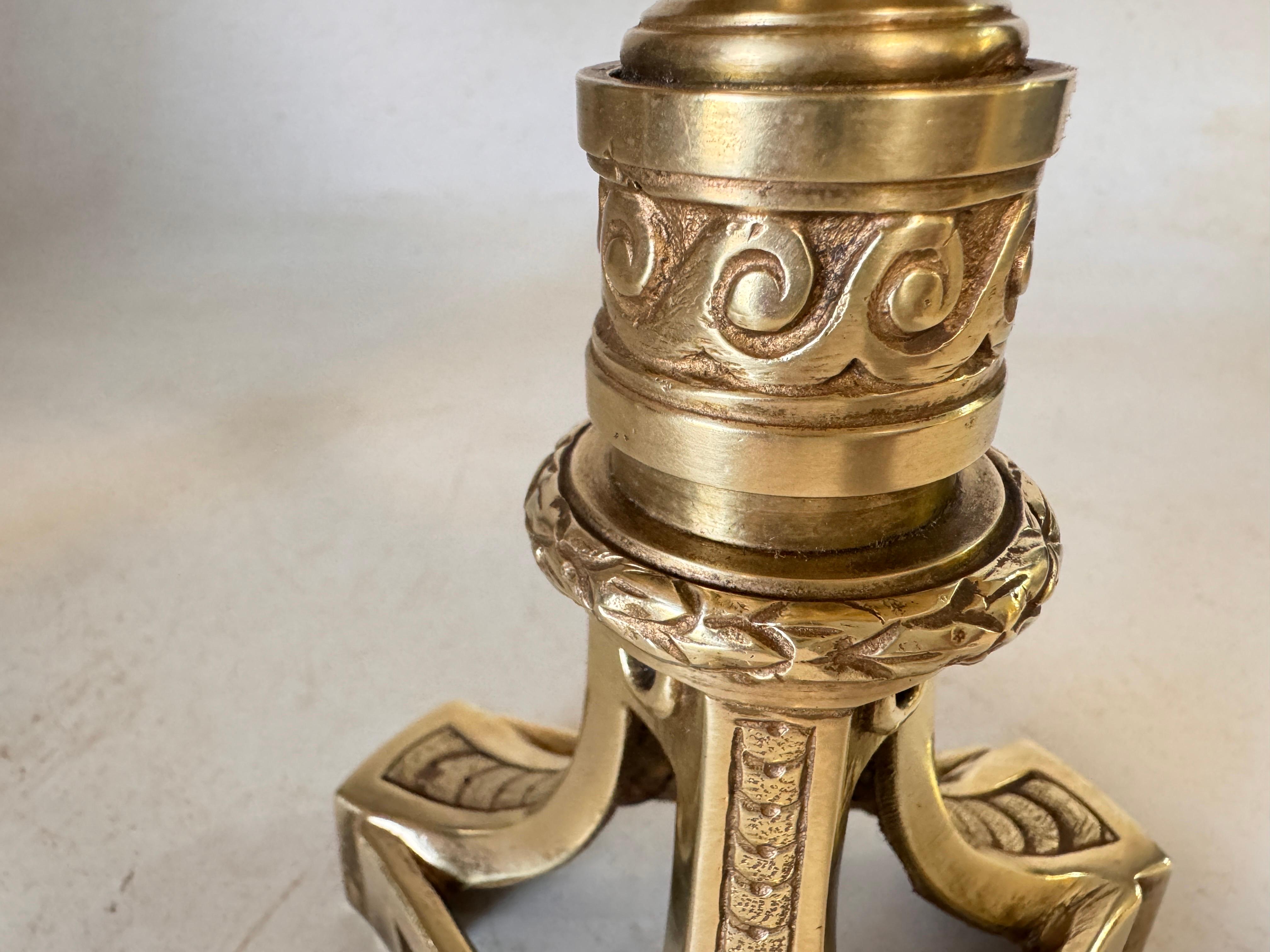 Soie Paire de lampes de table en bronze doré, abat-jour en soie d'origine France 19ème en vente