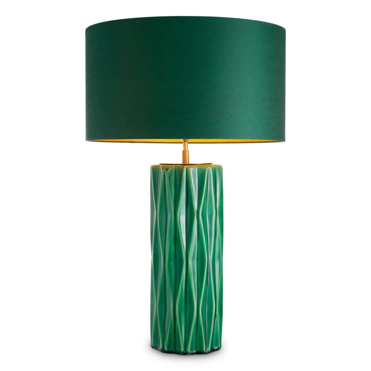 Moderne Paire de lampes de table en céramique verte craquelée avec une finition en laiton patiné. en vente