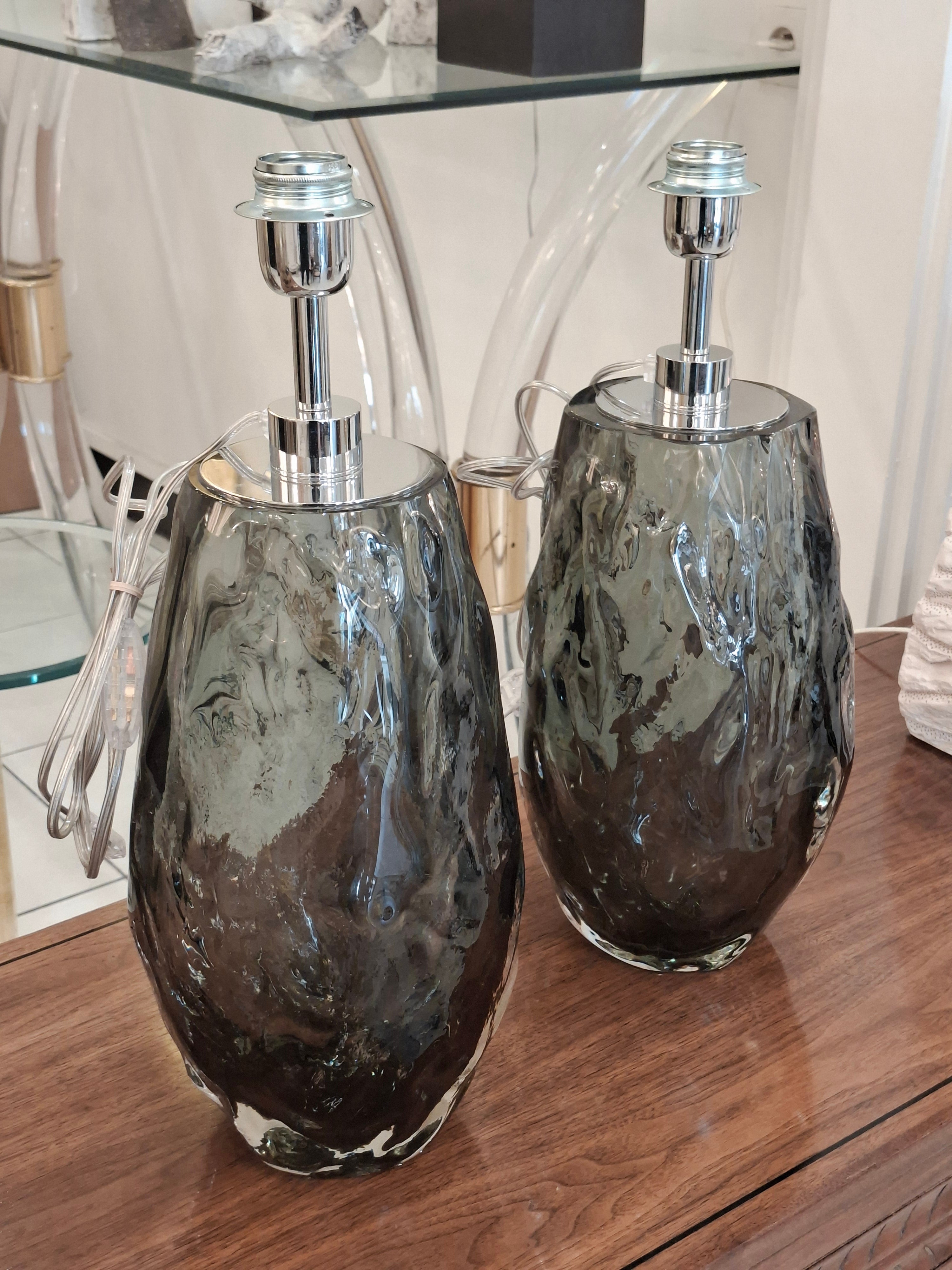 Moderne Paire de lampes de table en verre Murano gris en vente