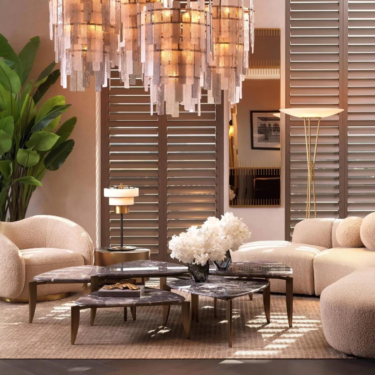 Moderne Paire de lampes de table en laiton patiné et albâtre. en vente