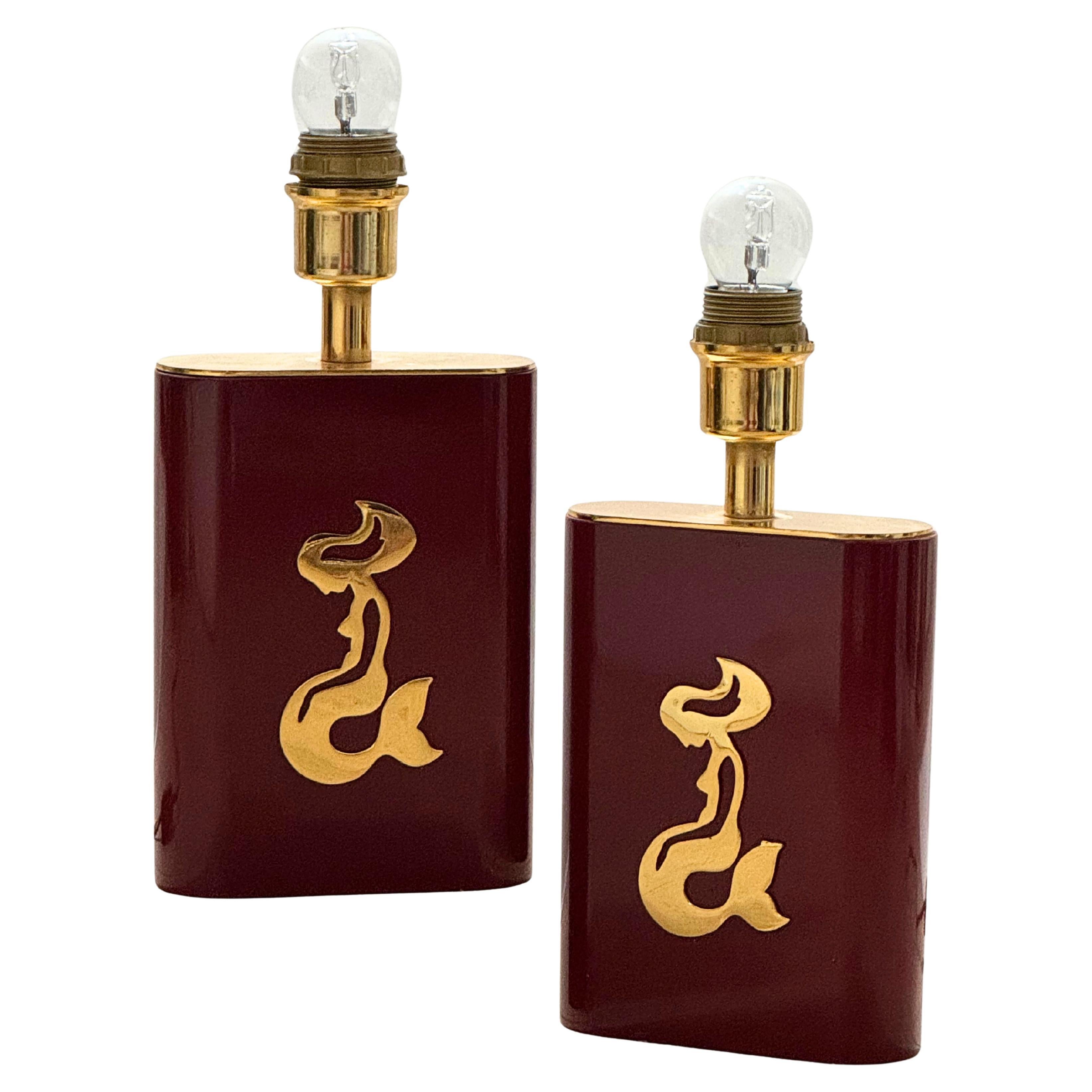 Coppia di lampade da tavolo in lacca rossa e ottone Made in Belgio, circa anni '70 in vendita