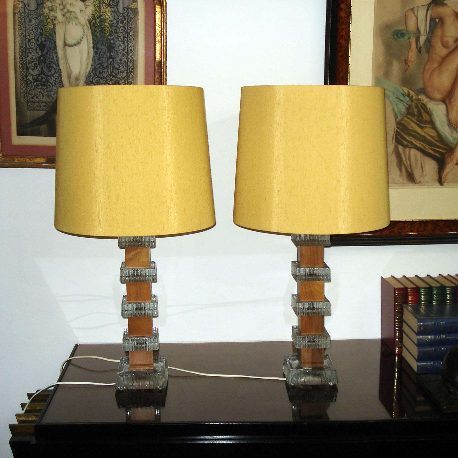 Swedish Pair of Table Lamps in Teak and Glass from Ateljé Glas & Trä, Hovmantorp, 1960s For Sale